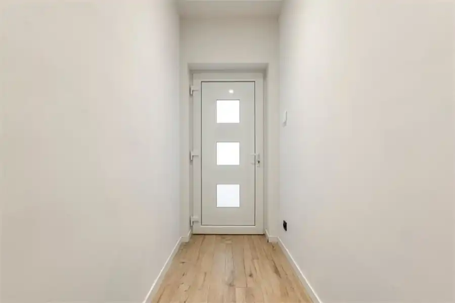 RUIME GERENOVEERDE WONING OP EEN ZEER GOEDE LOCATIE foto 4