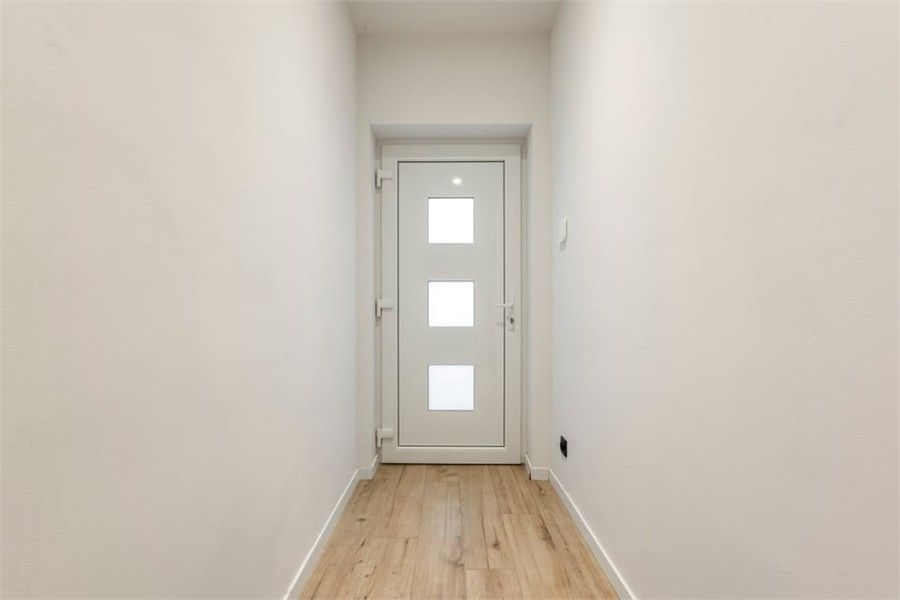 RUIME GERENOVEERDE WONING OP EEN ZEER GOEDE LOCATIE foto 4