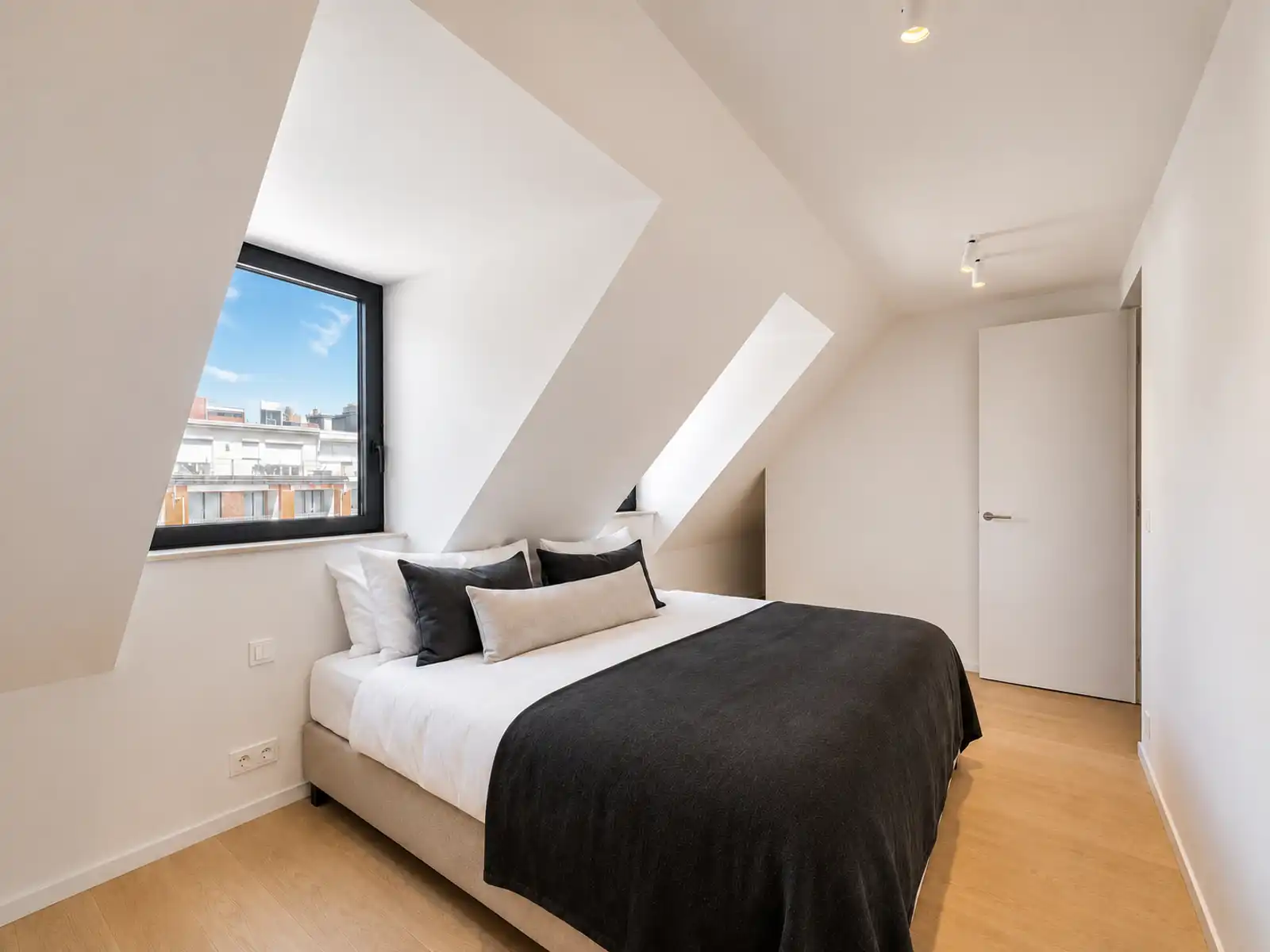 Zeer ruime duplex-penthouse op toplocatie in Het Zoute foto 13