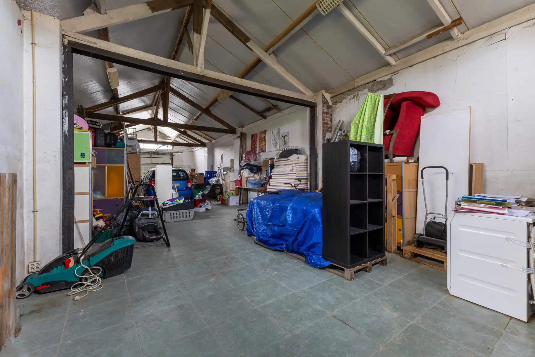 Goed gelegen woning met ruime loods foto 10