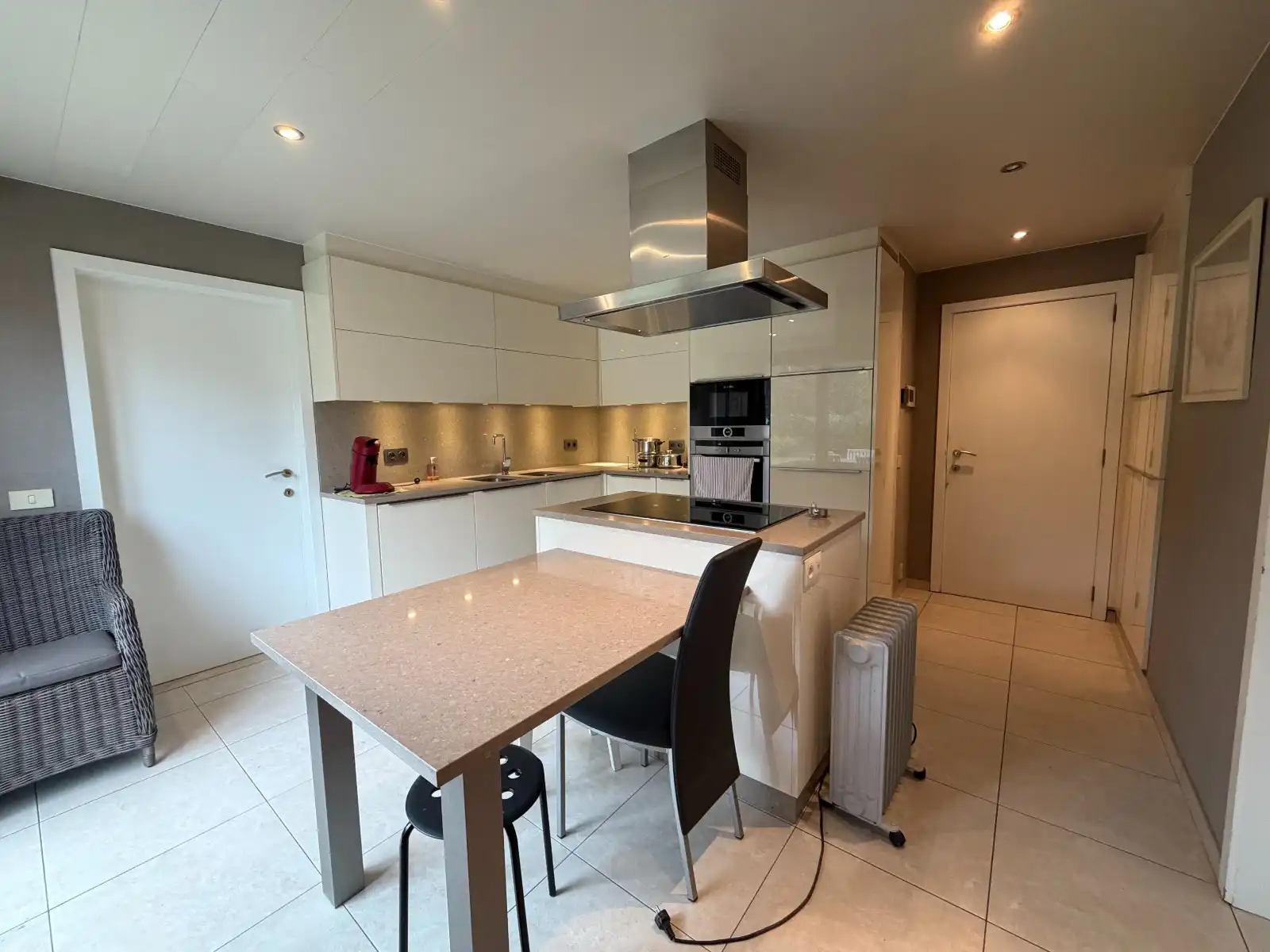 Ruime villa in residentiële wijk te Deinze foto 12