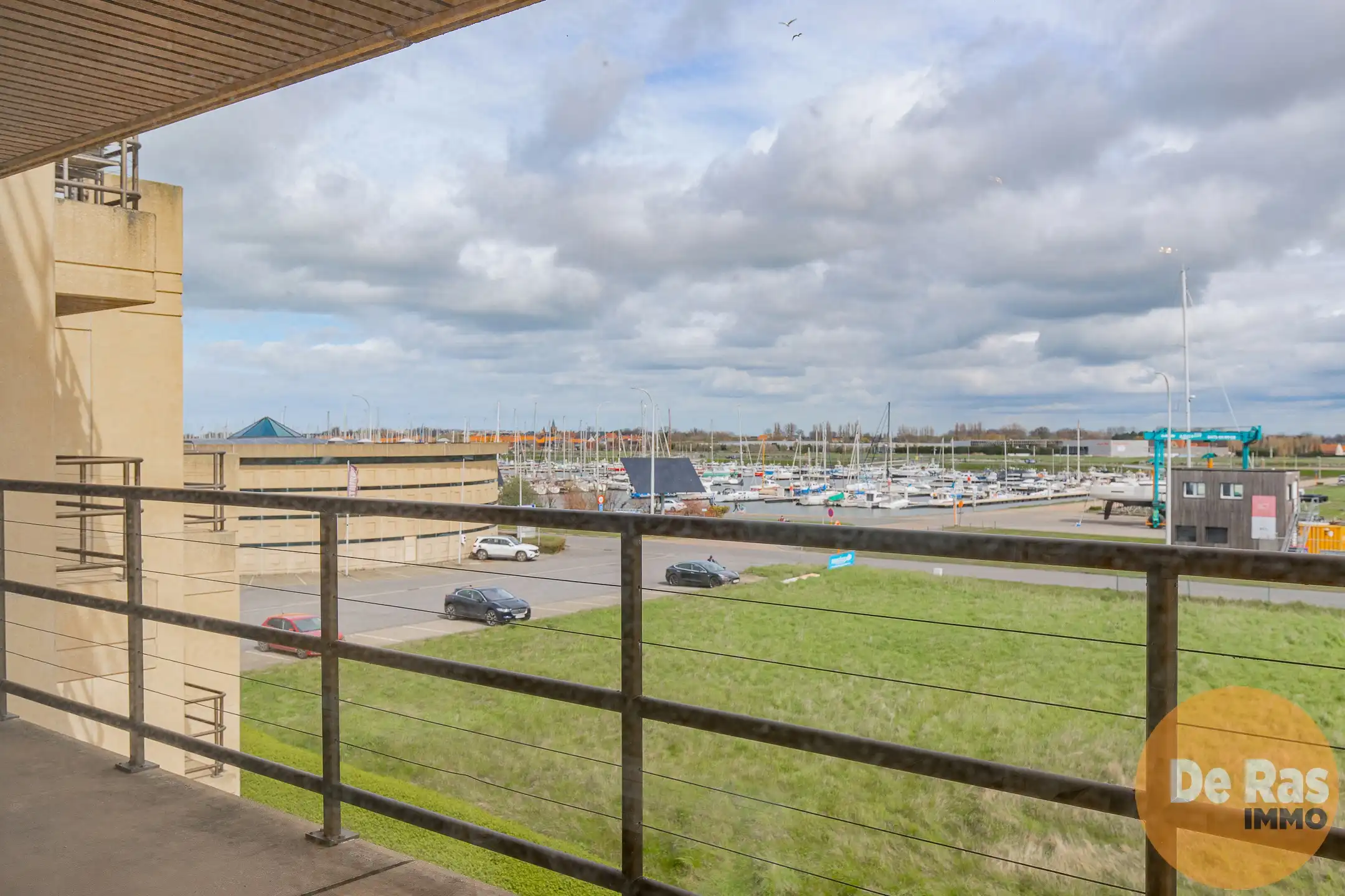 NIEUWPOORT – Ruim appartement op toplocatie aan de haven foto 14