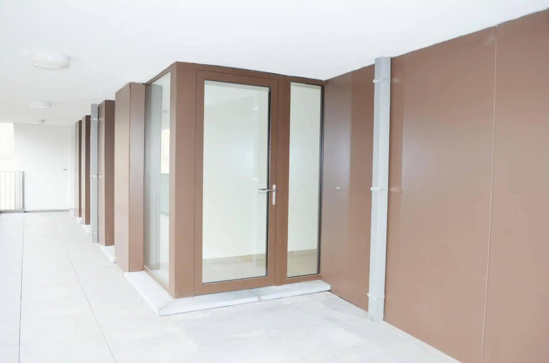 Bijna-enegieneutraal quasi nieuwbouw appartement met drie slaapkamers foto 3