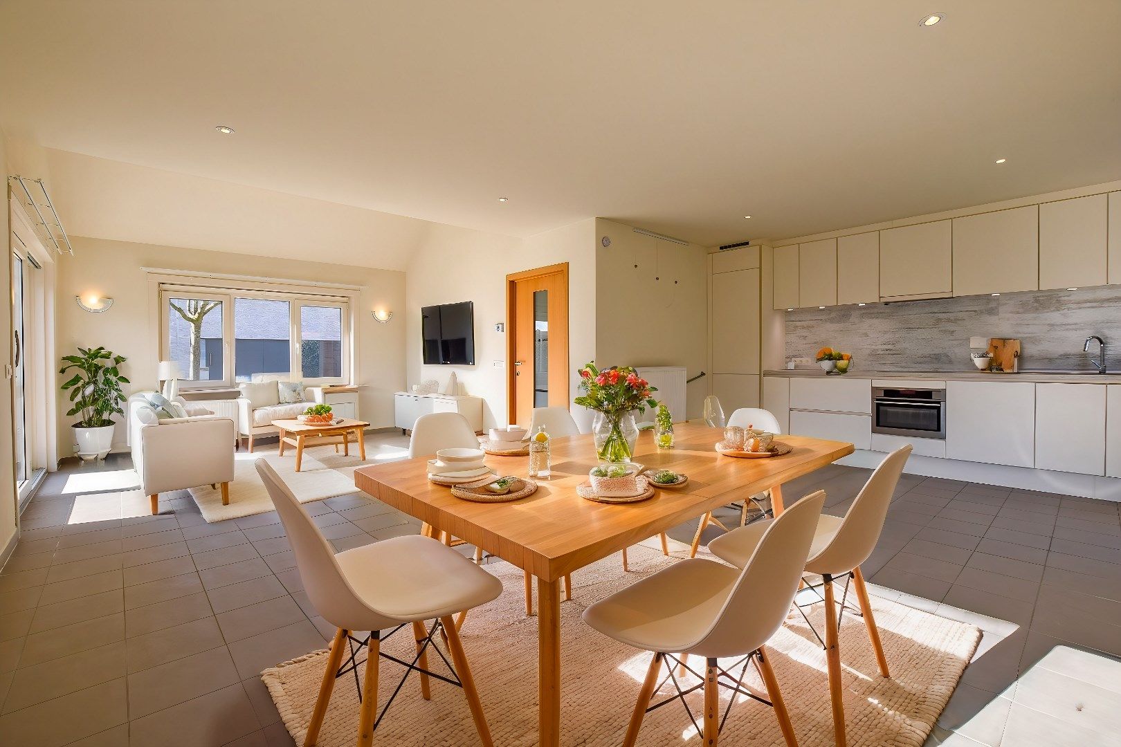 Instapklare villa met 4 slaapkamers op 579 m² gelegen te Koksijde Sint-Idesbald.  foto 3