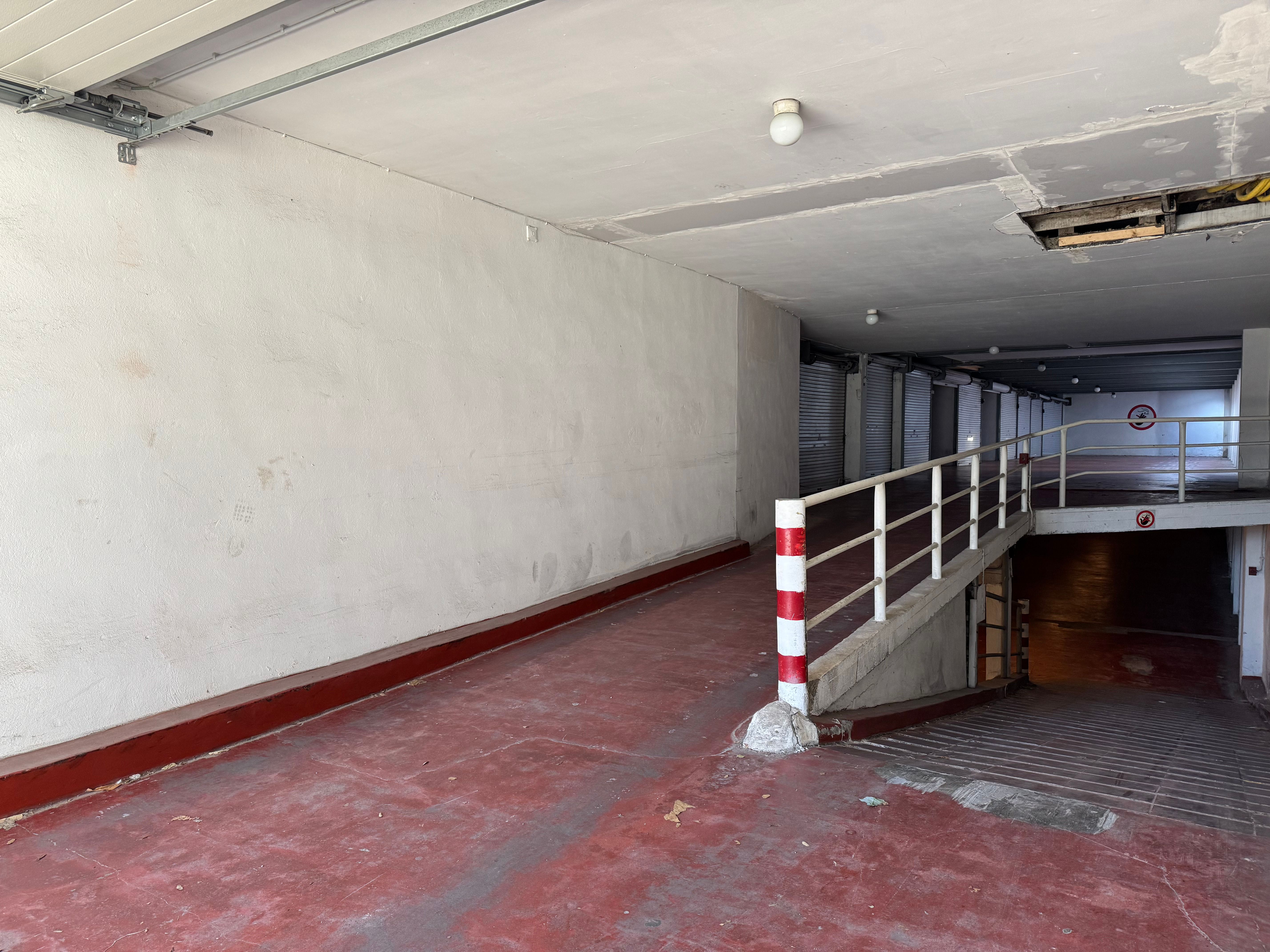 Ruime garagebox 21m² nabij centrum en kust foto 7