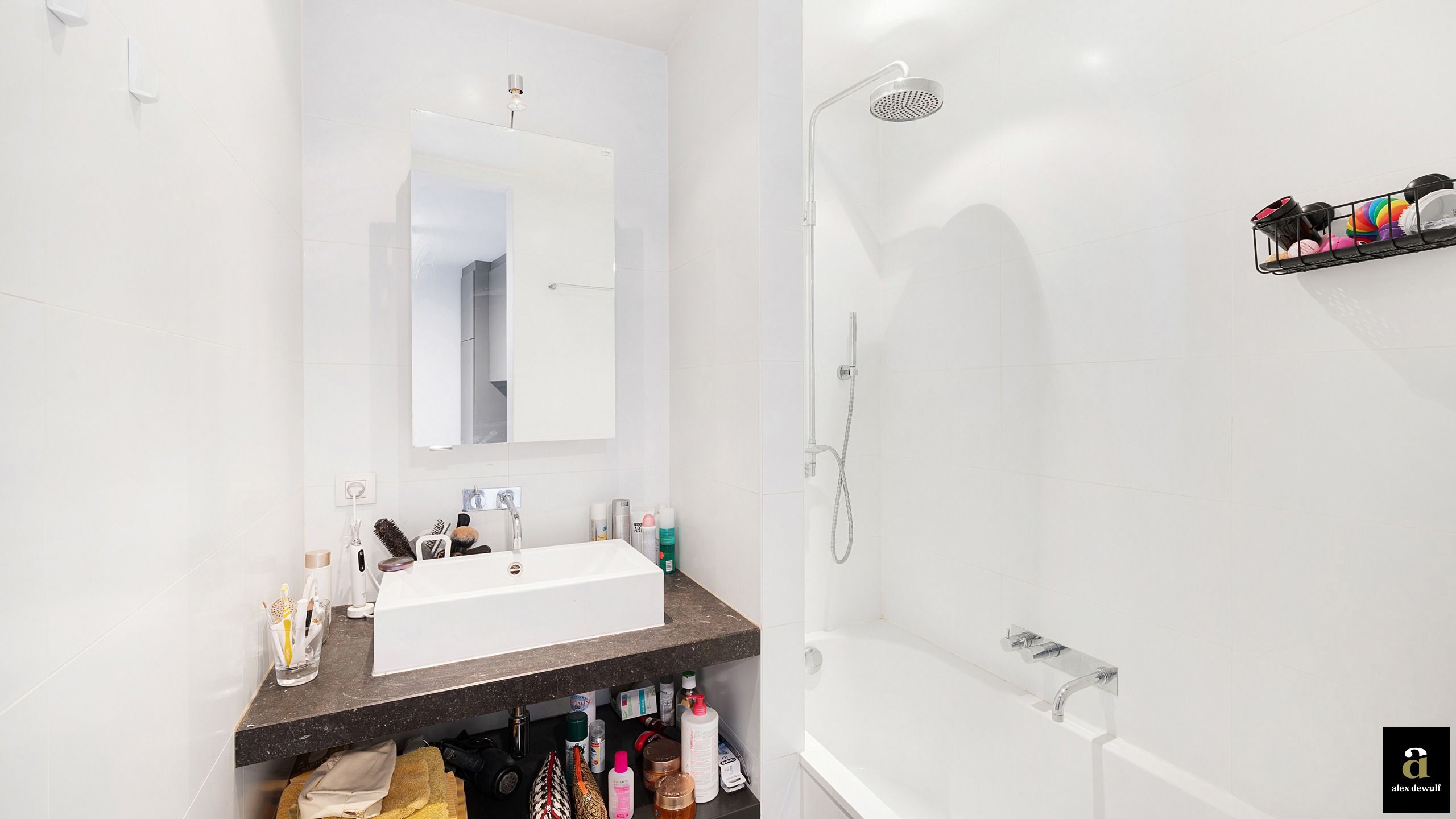 Gemeubeld modern appartement met 2 slaapkamers op centrale ligging niet ver van het Rubenspein [Blancgarinstraat]. foto 18