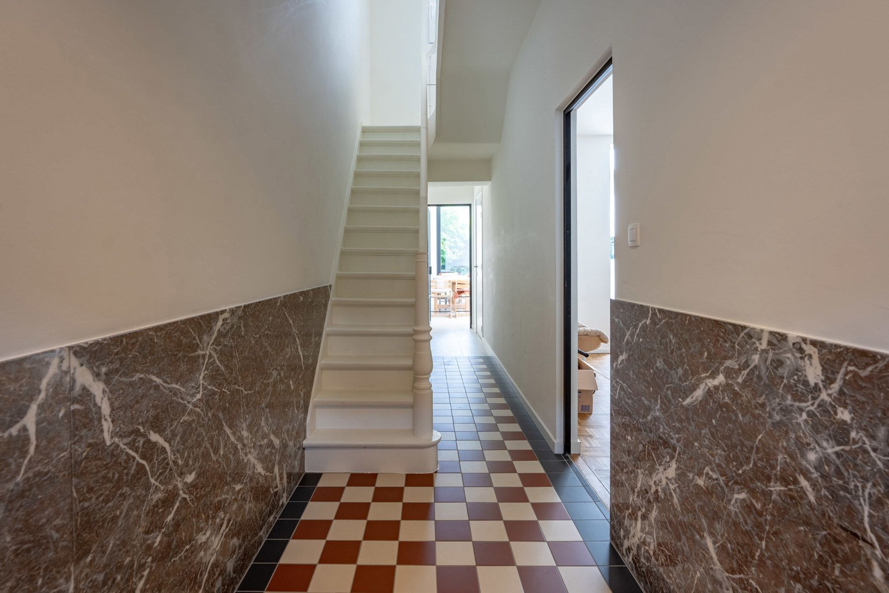 Instapklare woning met 3 slaapkamers, 2 badkamers en tuin! foto 11