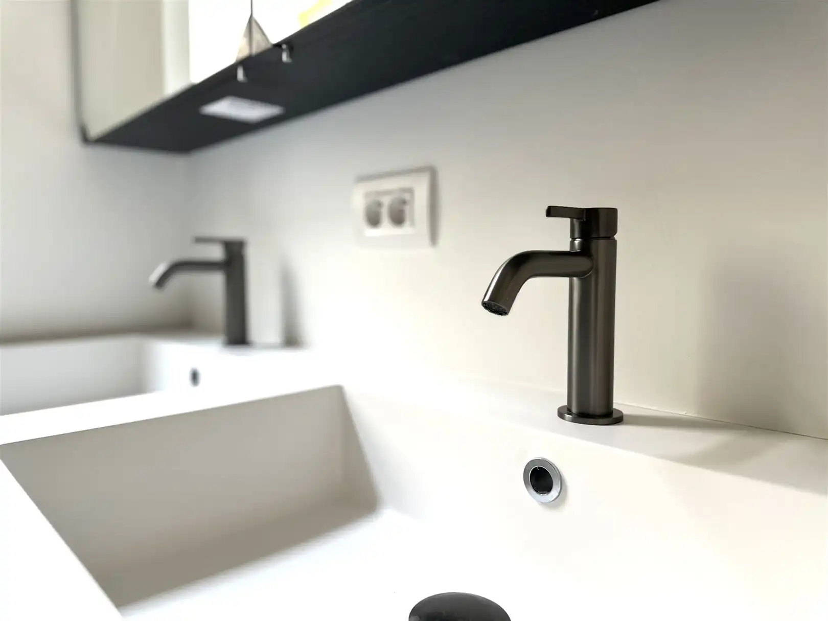 Ruim en licht 2-slaapkamerappartement met dakterras foto 15