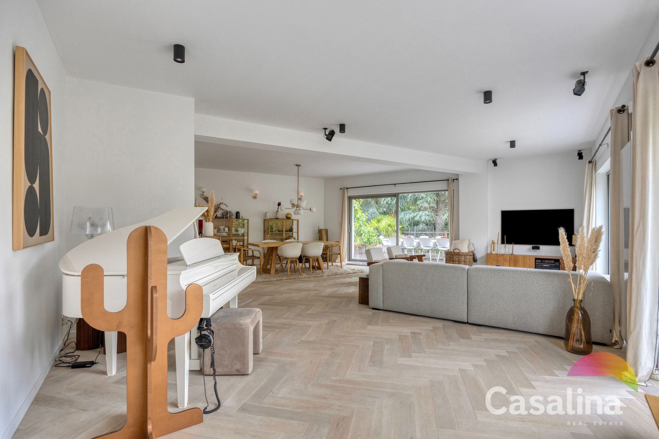Architectenvilla met zwembad en onafhankelijk appartement  foto 5