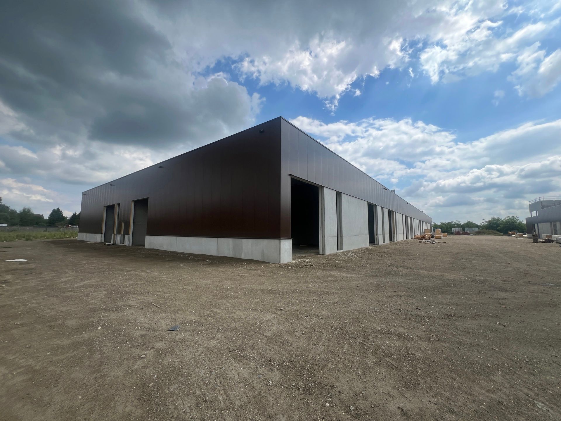 KMO-UNIT van 240M² - STADSBEEMD IN HALEN foto 2