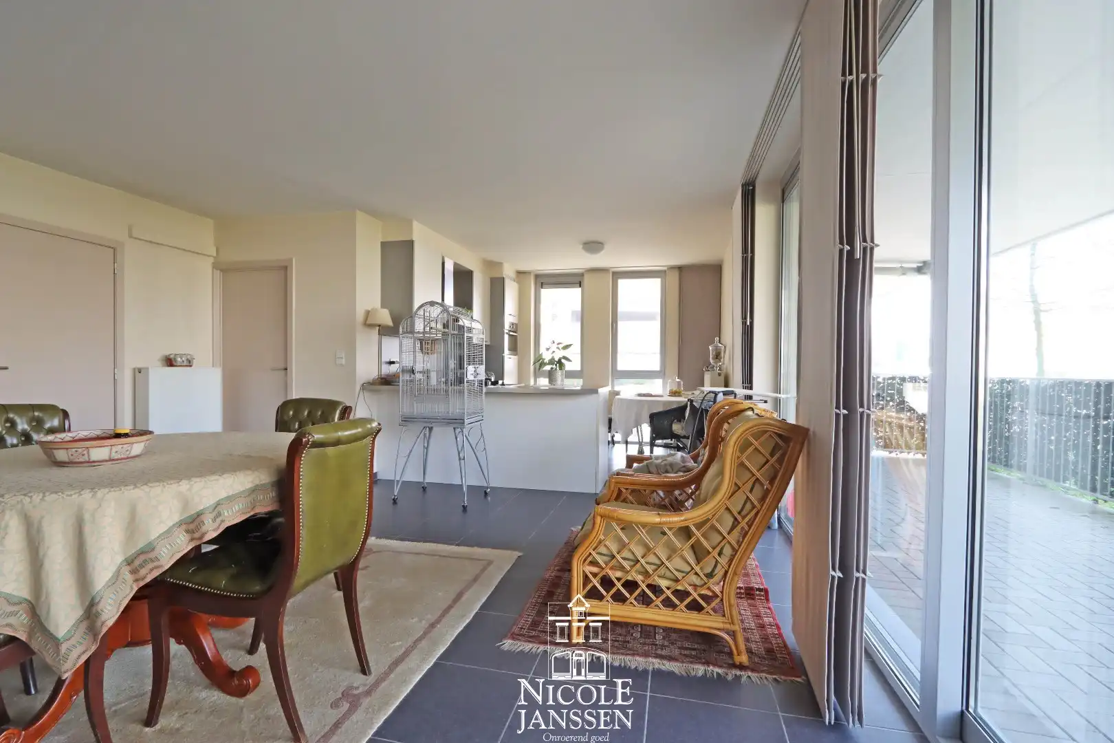 Gelijkvloers appartement met twee slaapkamers en twee badkamers  foto 7