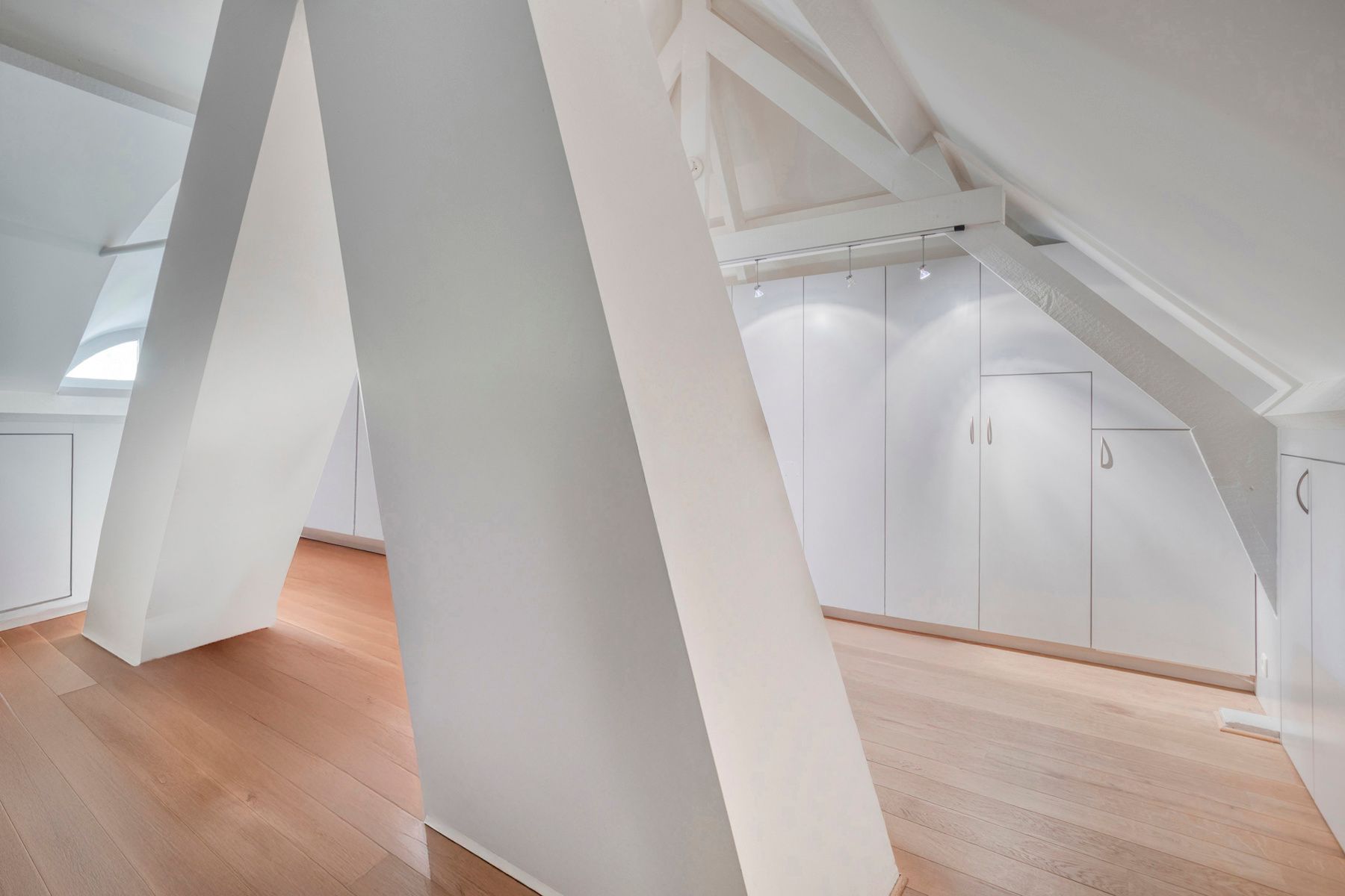 IN OPTIE - Prachtige woning met rieten dak en 3-4 slpk foto 18