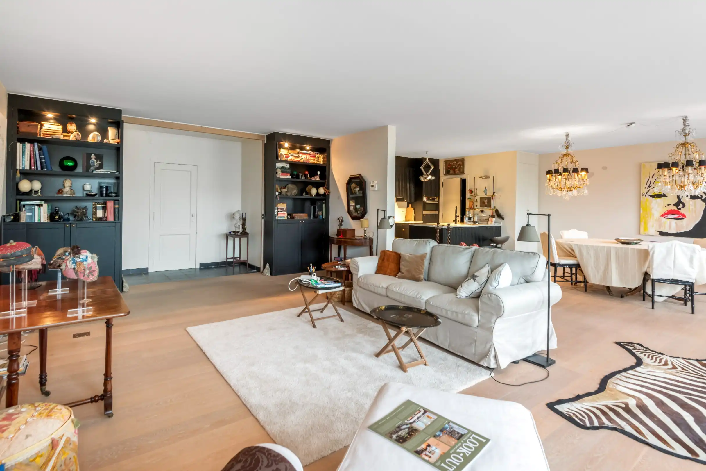 Ruim appartement (ca. 180m²) met een gevelbreedte van meer dan 13 meter, rustig gelegen, in het centrum tegenover de H. Hartkerk. foto 5