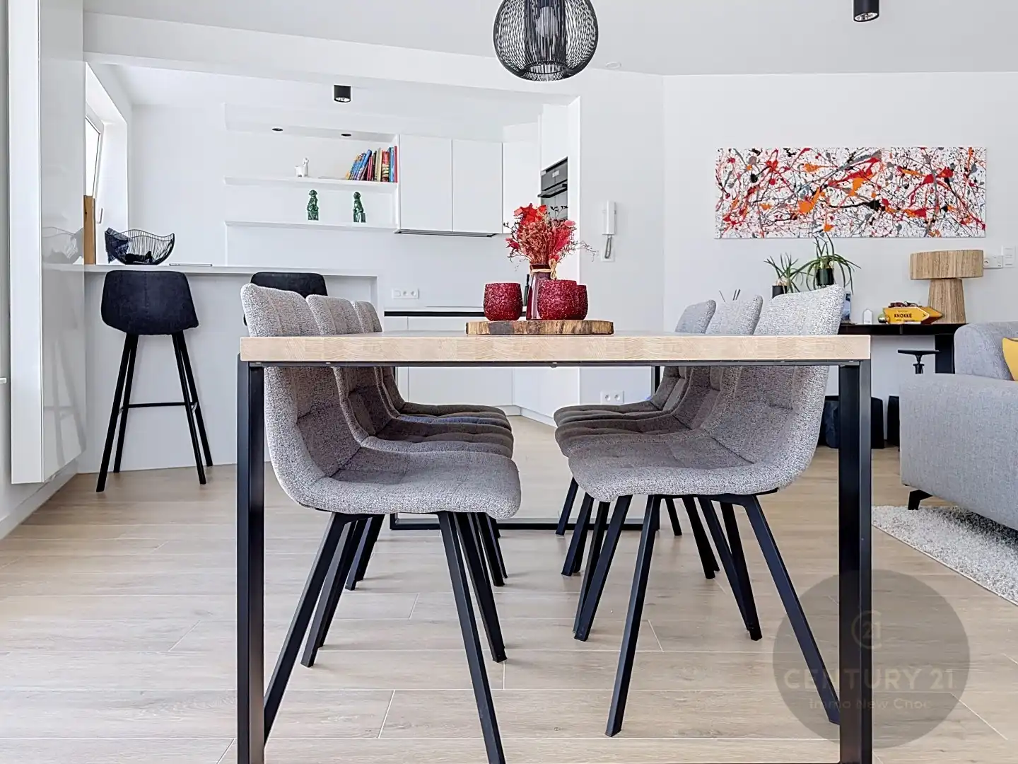 Ruim modern appartement met lift in Oud Knokke, dorp centrum, 2 slaapkamers, fietsberging,  bouwjaar 1985, energielabel C foto 5