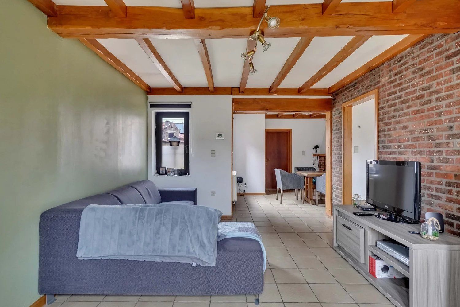 Hoekwoning met twee slaapkamers en vrijstaande garage foto 6