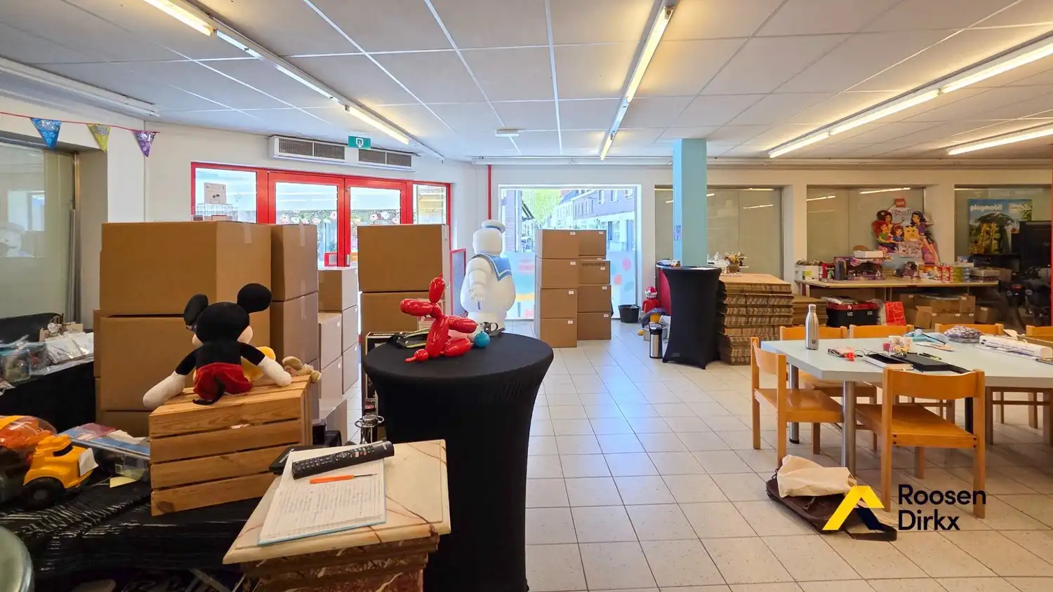 Handelspand met 254m² met hoge zichtbaarheid en unieke ligging in hartje Bree foto 9