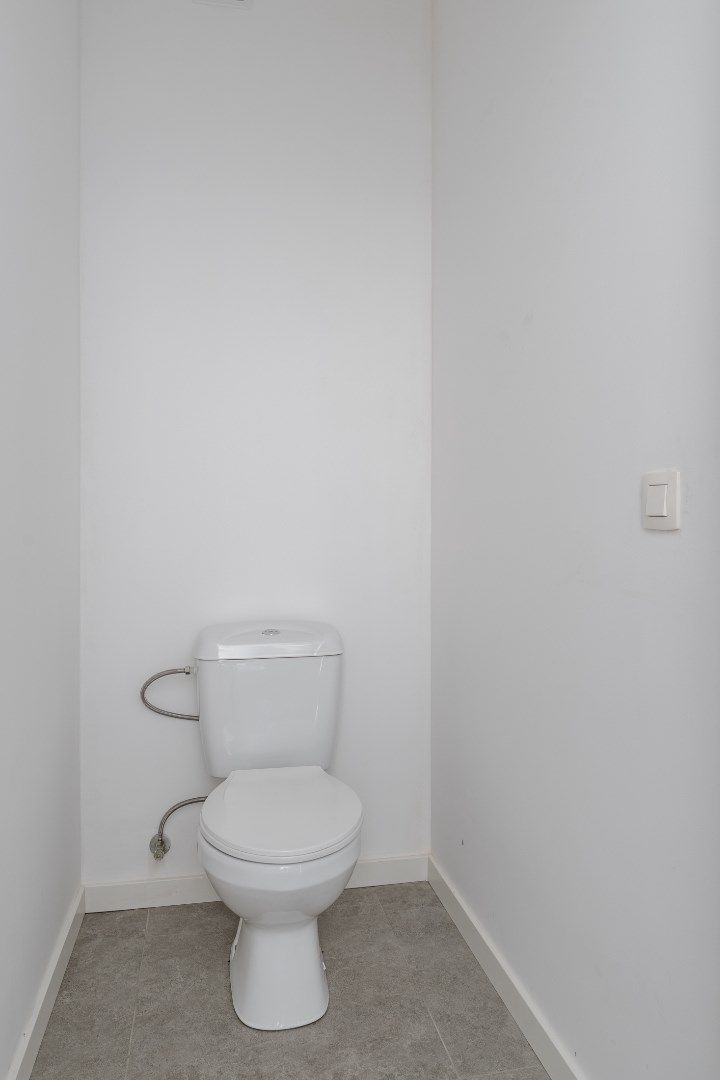 Volledig gerenoveerd 3 slaapkamer appartement in Neerpelt centrum. foto 16