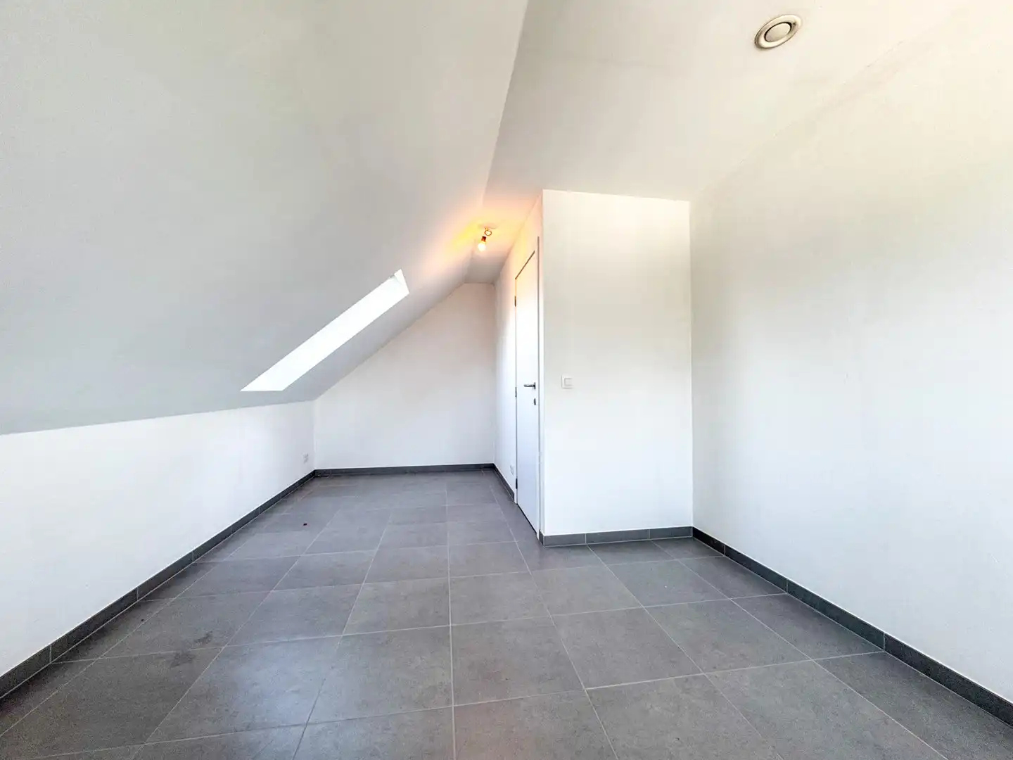 Ruime gezinswoning met 4 slaapkamers, zonnepanelen en gunstig EPC foto 14