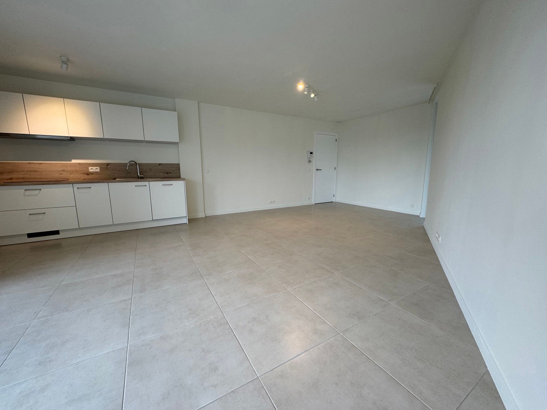 Energiezuinig nieuwbouwappartement met twee slaapkamers foto {{pictureIndex}}