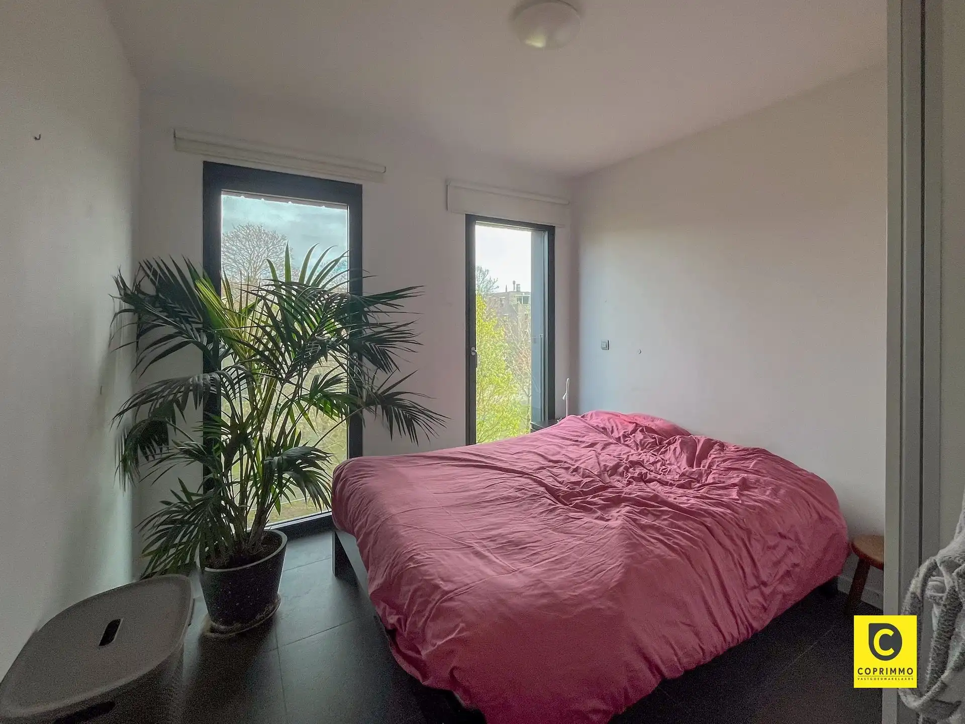 Modern 1 slaapkamer appartement met groot terras foto 6