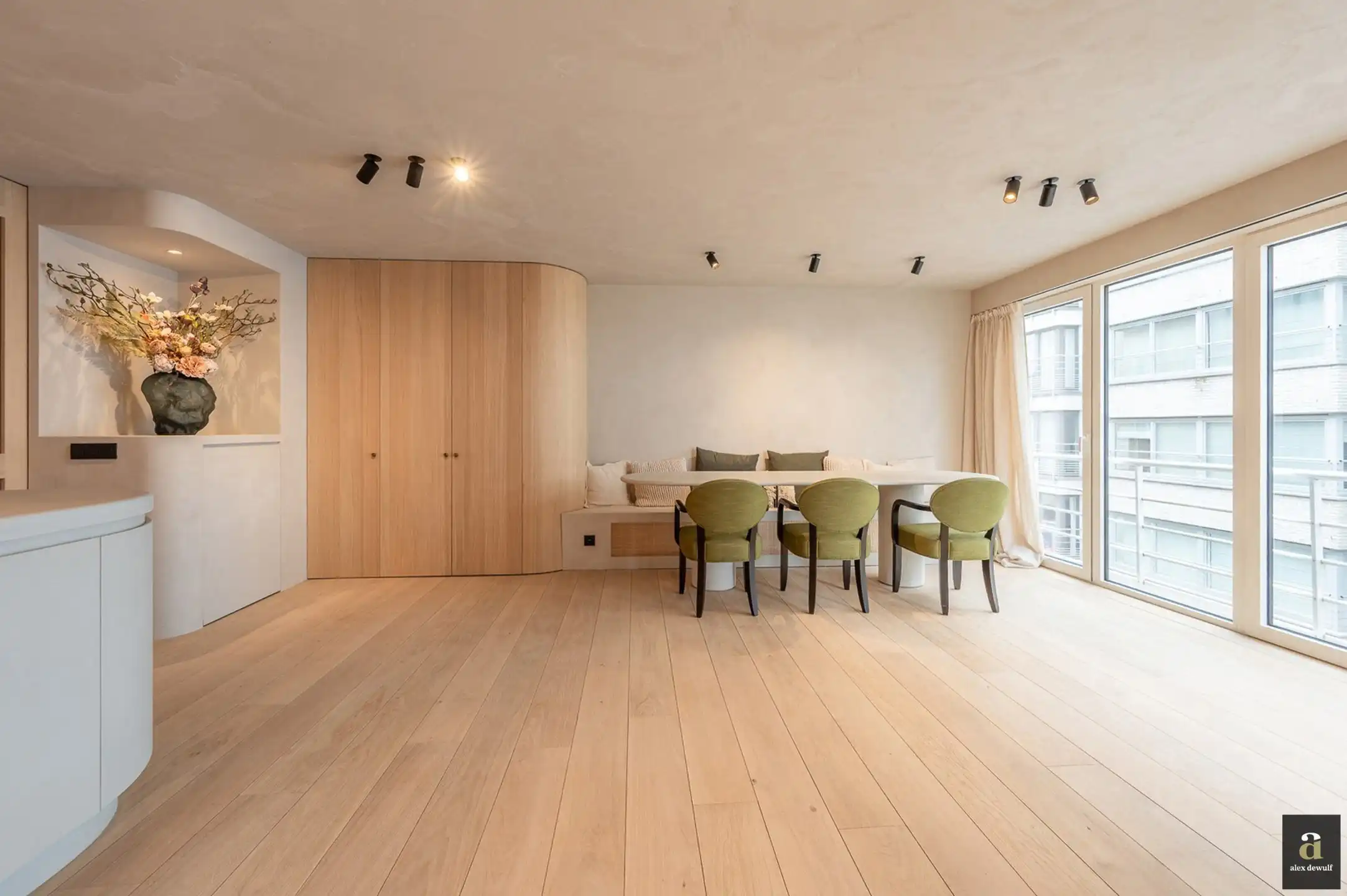 Mooi appartement met 3 slaapkamers, nabij de Zeedijk (Zoute) foto {{pictureIndex}}
