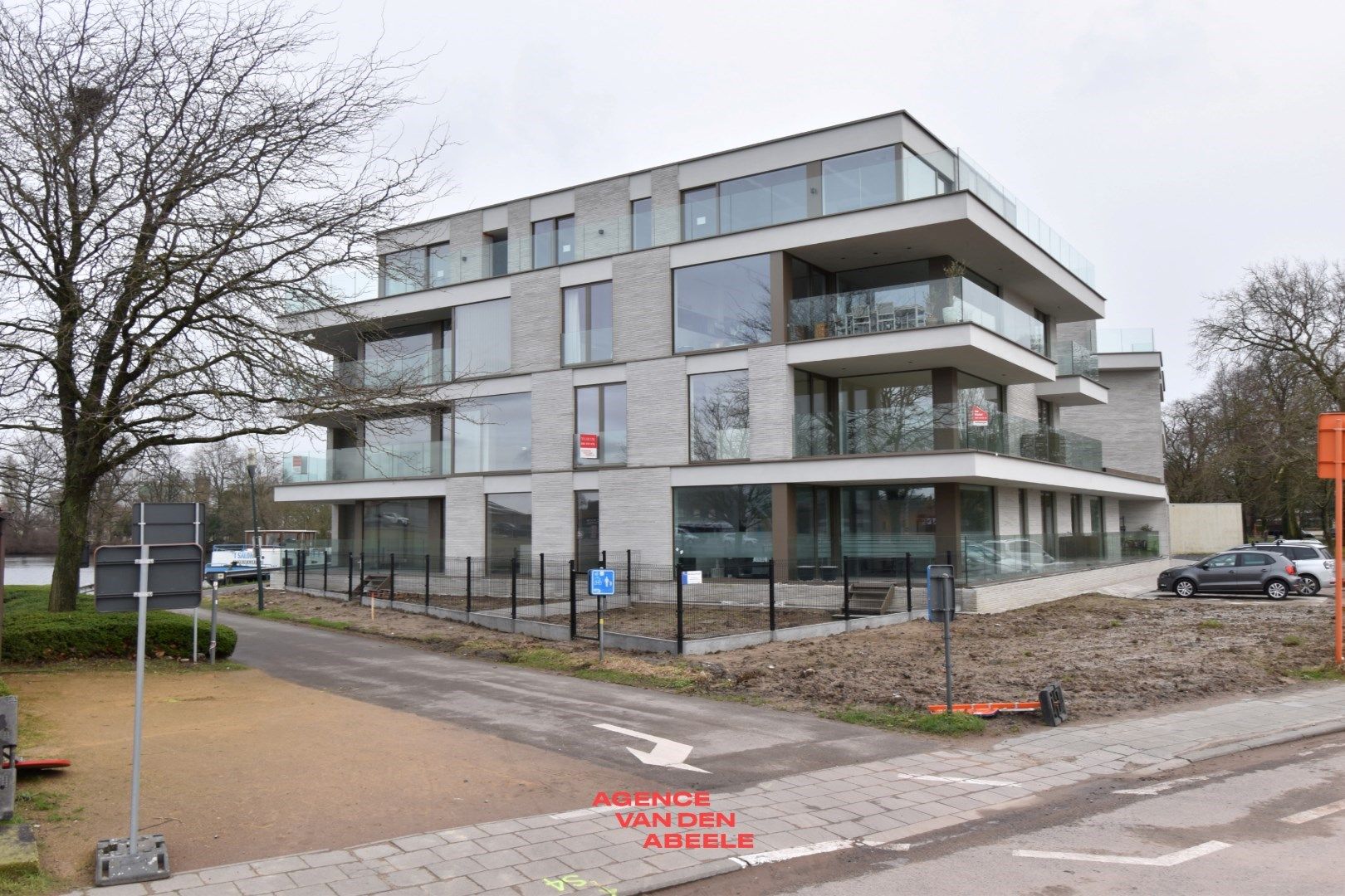 Ruim hoekappartement met prachtig uitzicht foto 2