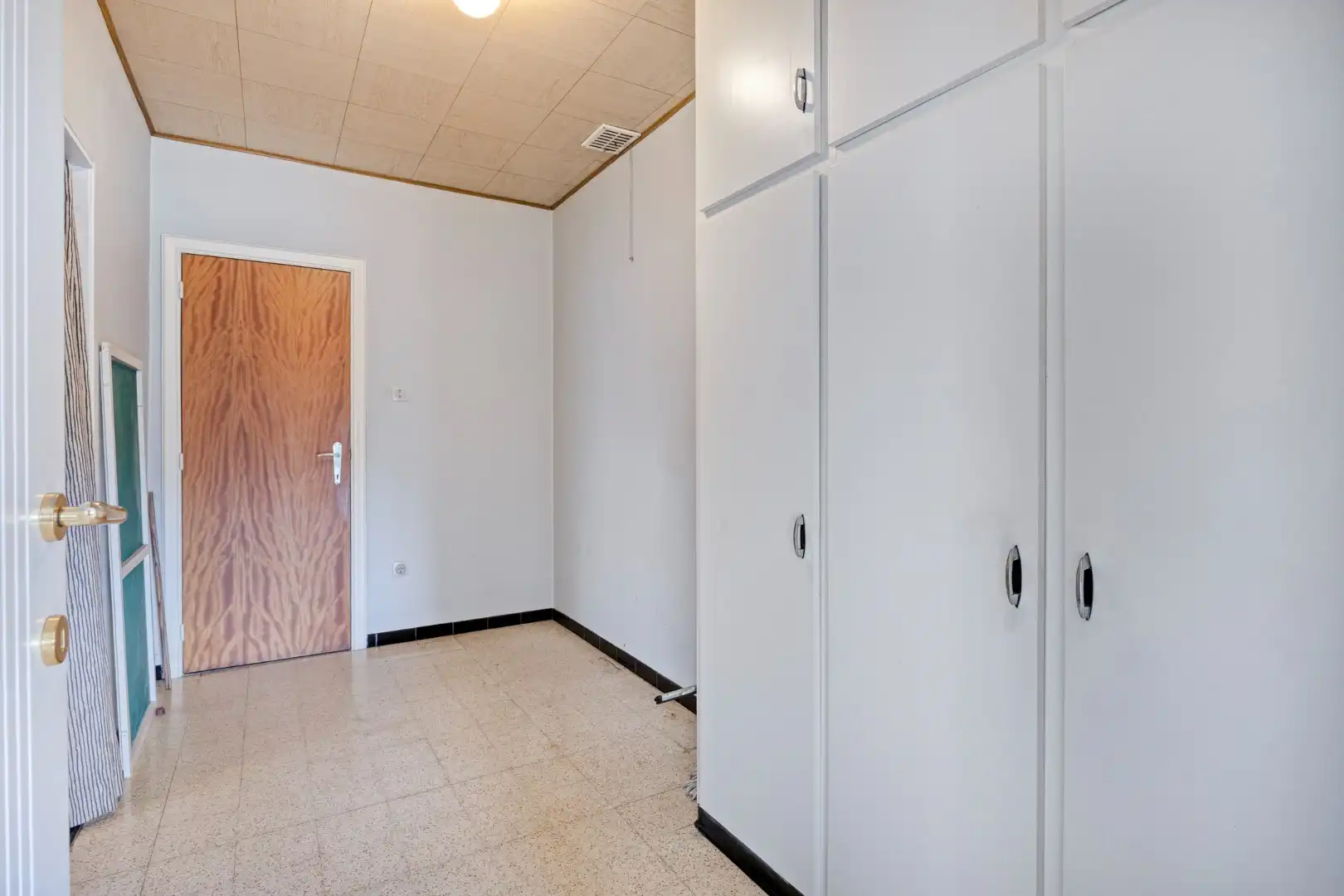 Ruim ingedeelde woning met ioa 4 slpks op een rustige en centrale ligging. foto 11