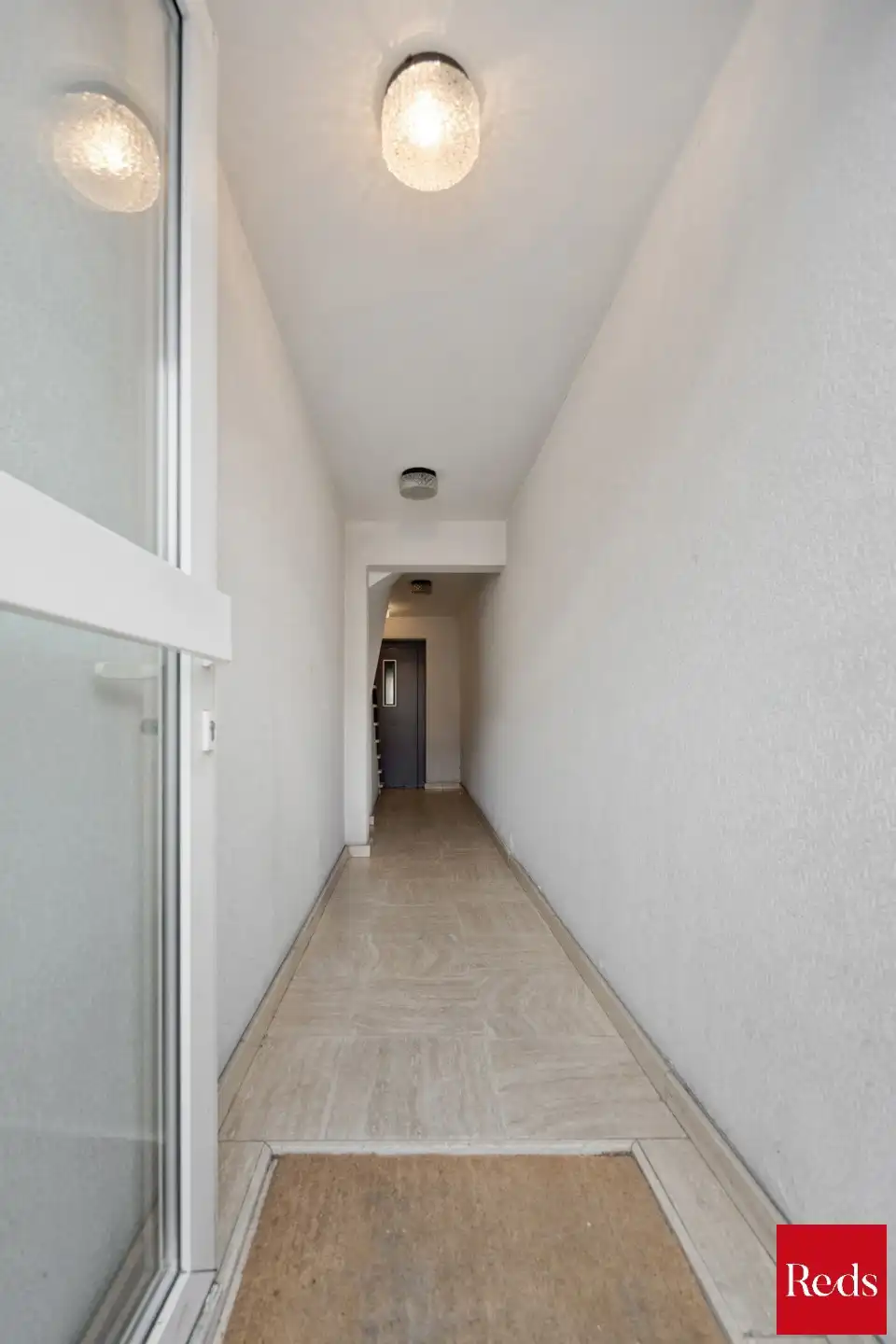 Opbrengsteigendom met 3 verhuurde appartementen nabij stad  foto 2