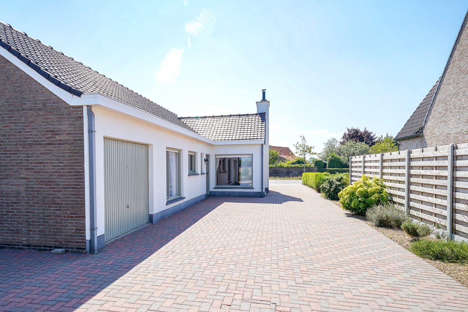 Goed gelegen bungalow met 3 slaapkamers, garage en tuin in Westkerke foto 14
