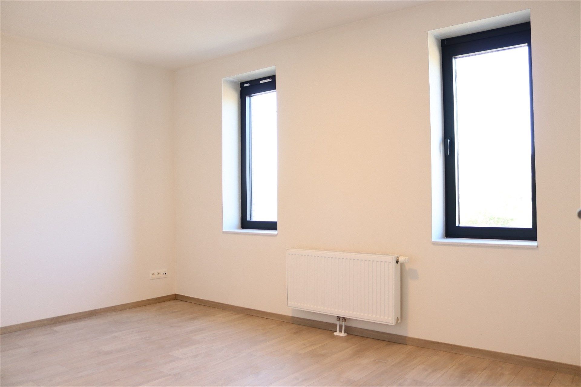 Ruime energiezuinige nieuwbouw woning op gunstige ligging. foto 22