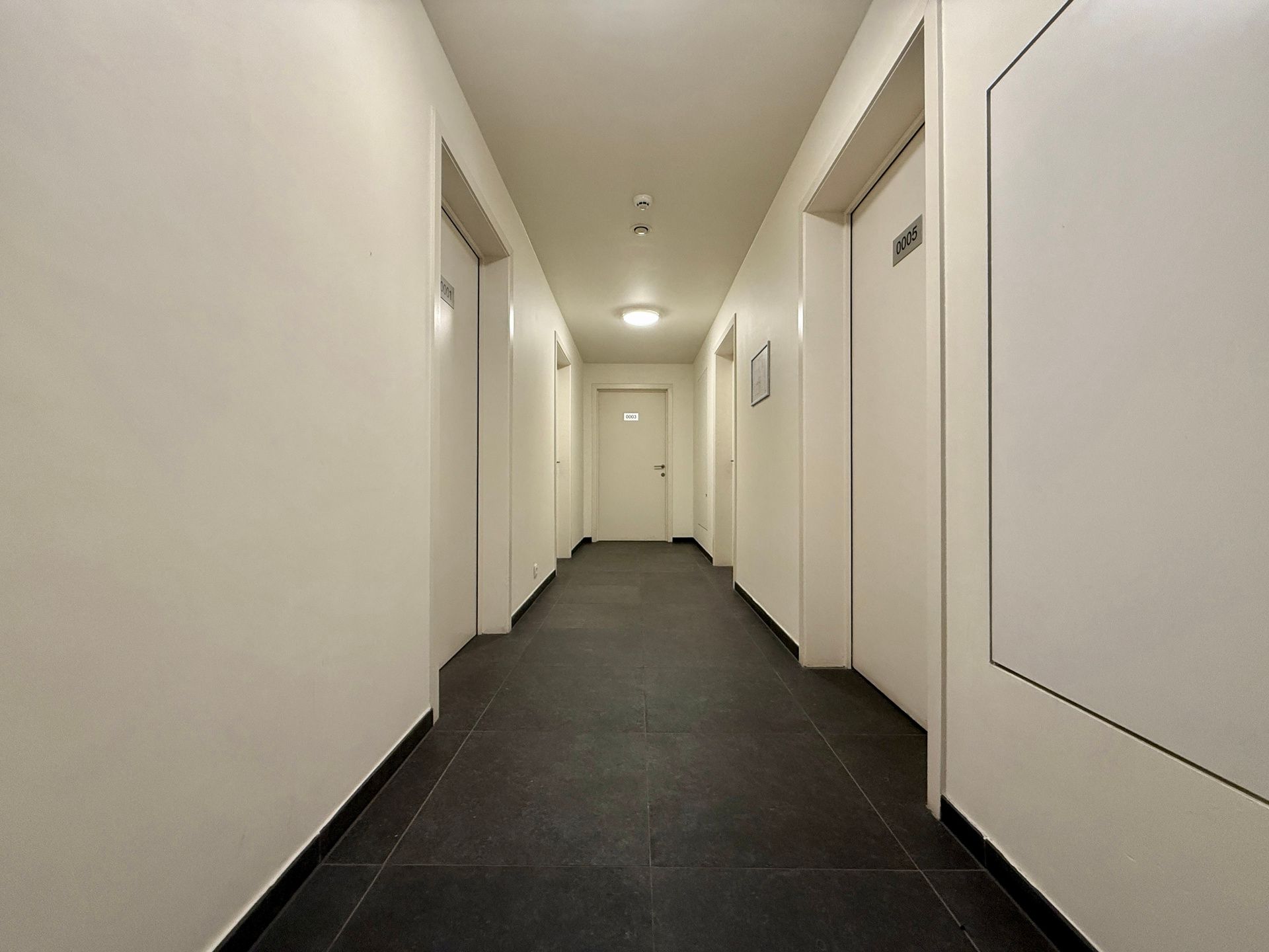 Vernieuwde studio met parking in centrum Leuven foto 5