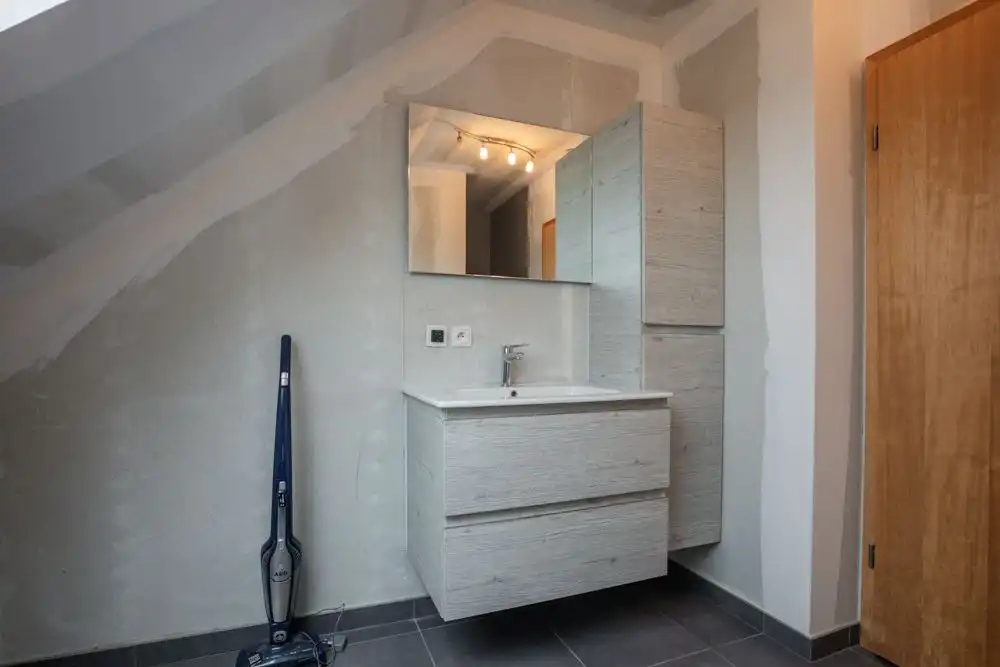 Halfopen recente woning in rustige woonwijk foto 13