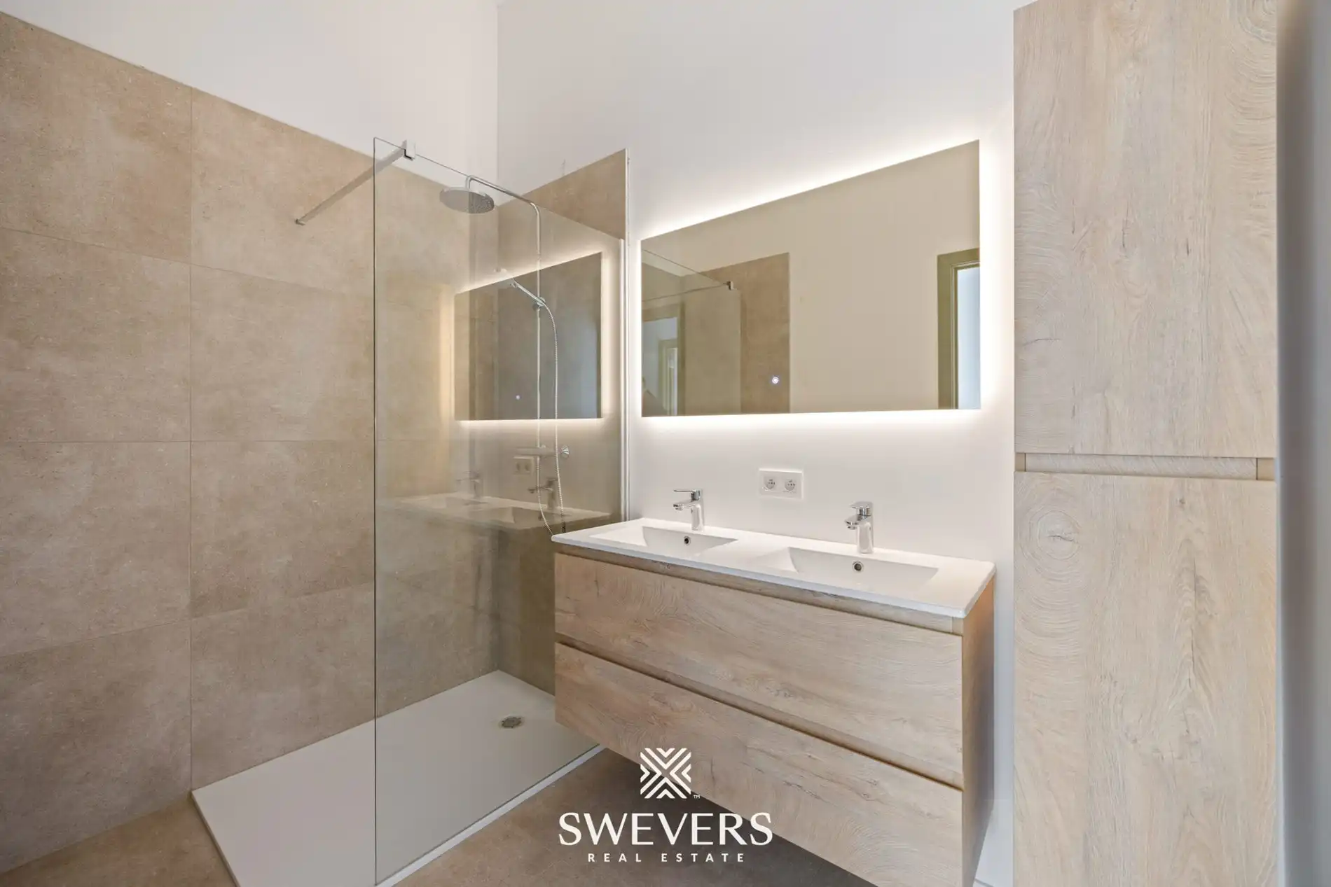 Moderne nieuwbouwwoning met carport in Leopoldsburg foto 19