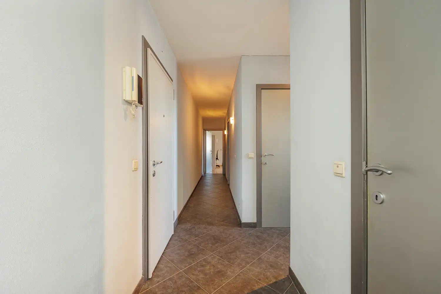 Ruim en lichtrijk 3-slaapkamerappartement (EPC B!) met 2 terrassen met optionele autostaanplaats te Wilrijk foto 12