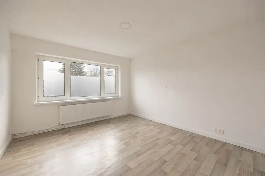 Ruim en lichtrijk appartement met 2 slaapkamers foto 9