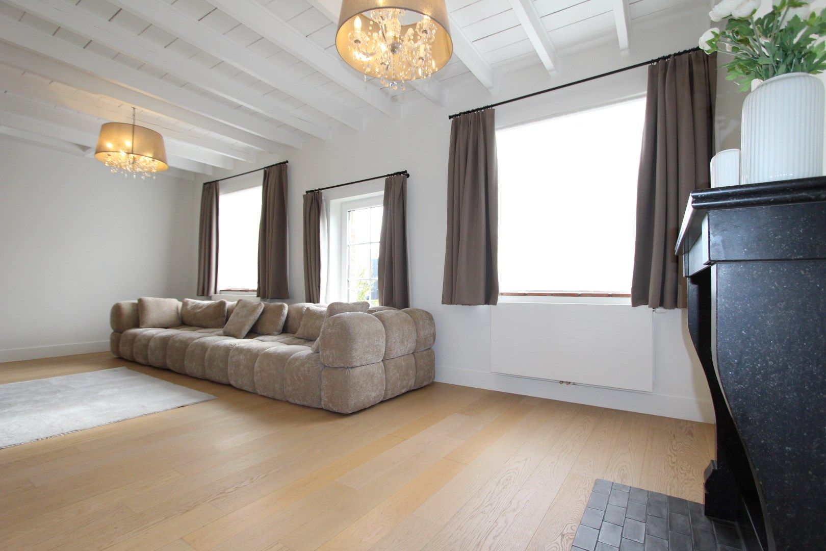 Dit pareltje vinden we in het landelijke Sint-Laureins op 3369m². foto 11