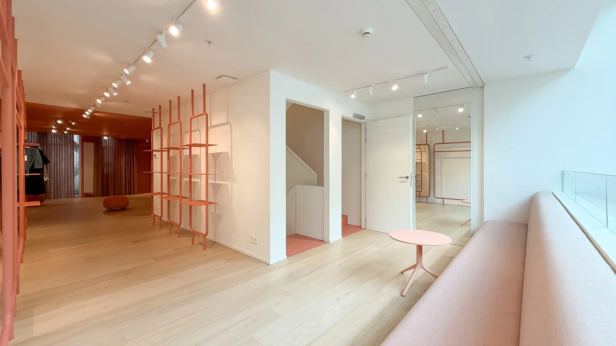 Exclusief winkelpand op toplocatie in de Lippenslaan... foto 17