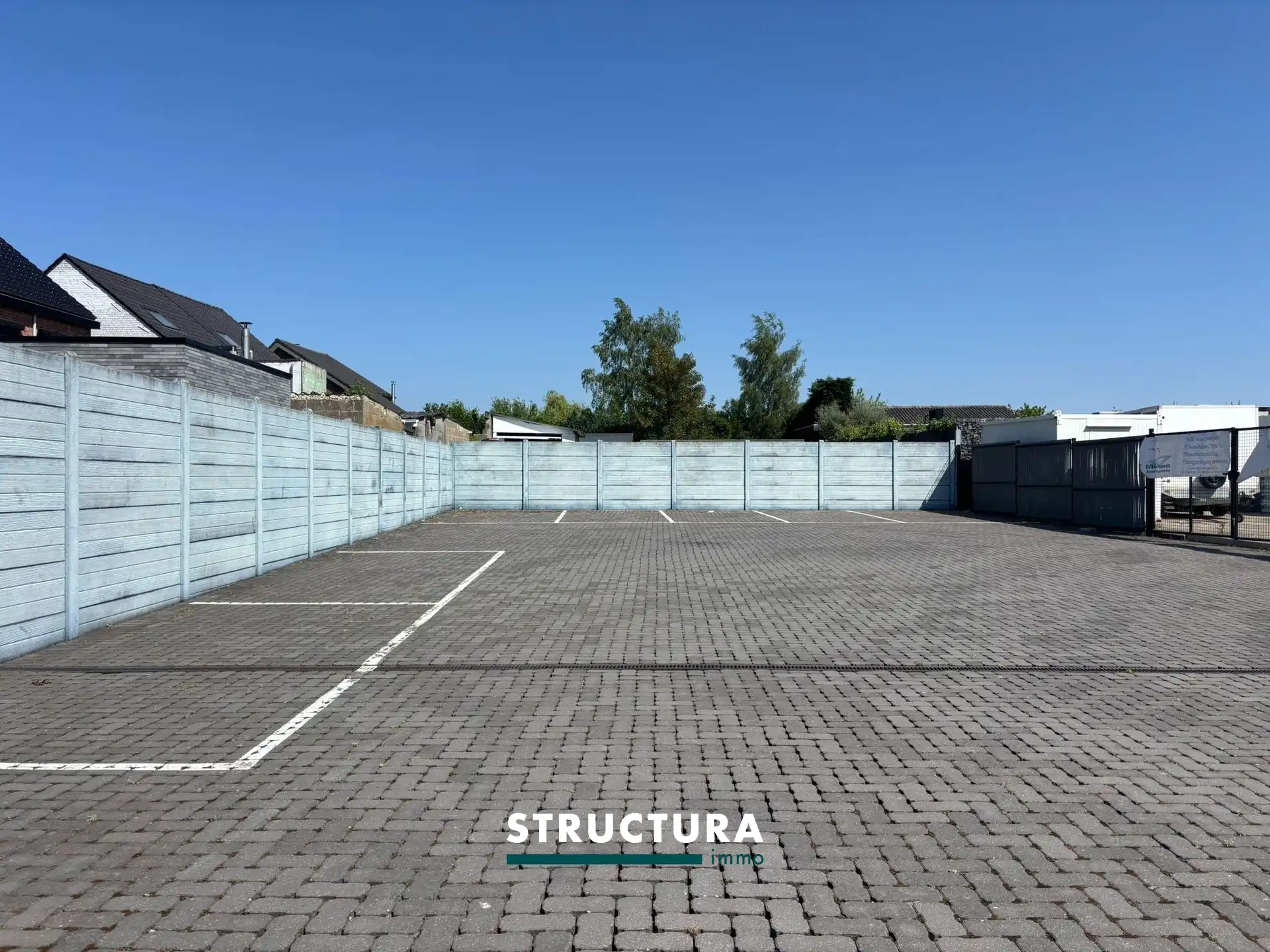 Recente kantoorruimte op commerciële ligging met achtergelegen parking! foto 11