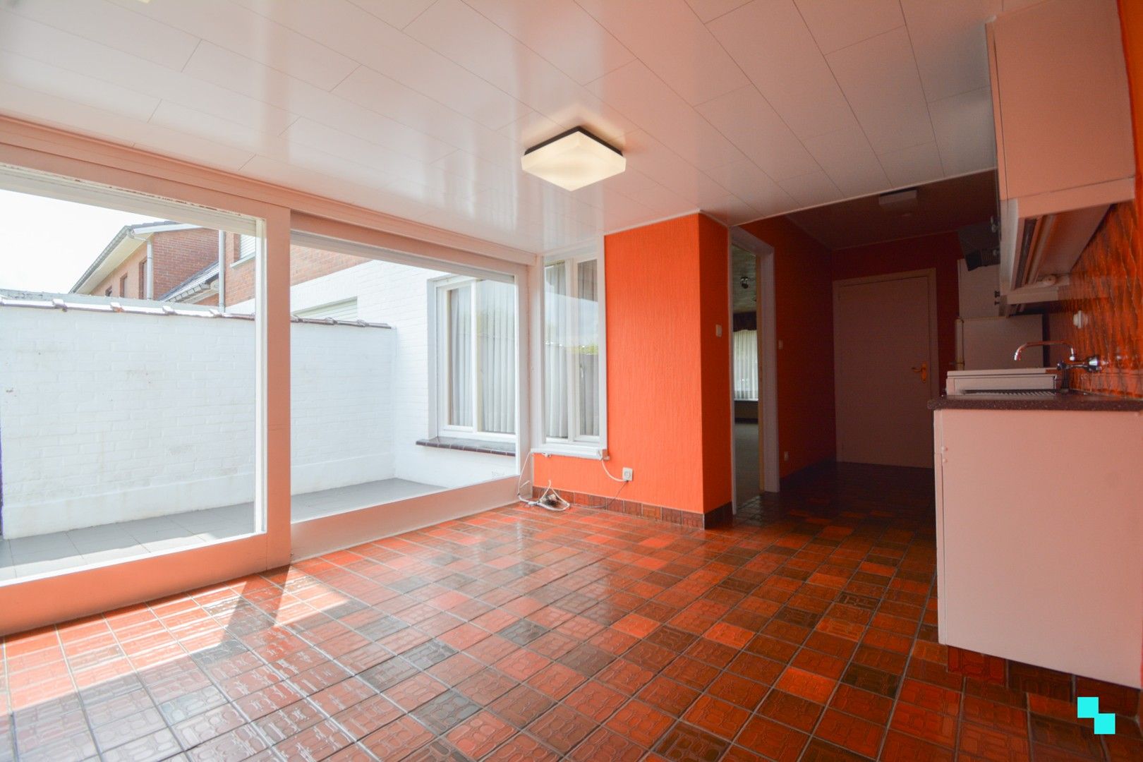 Te renoveren woning met garage in Izegem foto 7