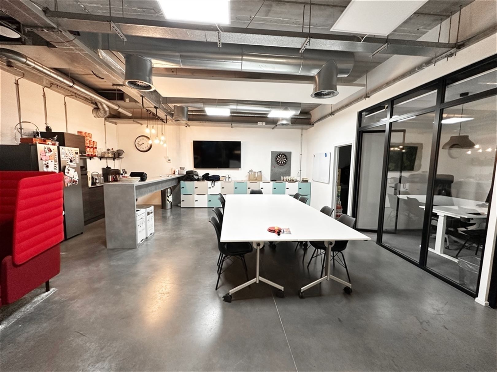 Kantoorcomplex aan de stadsrand van Leuven foto 7