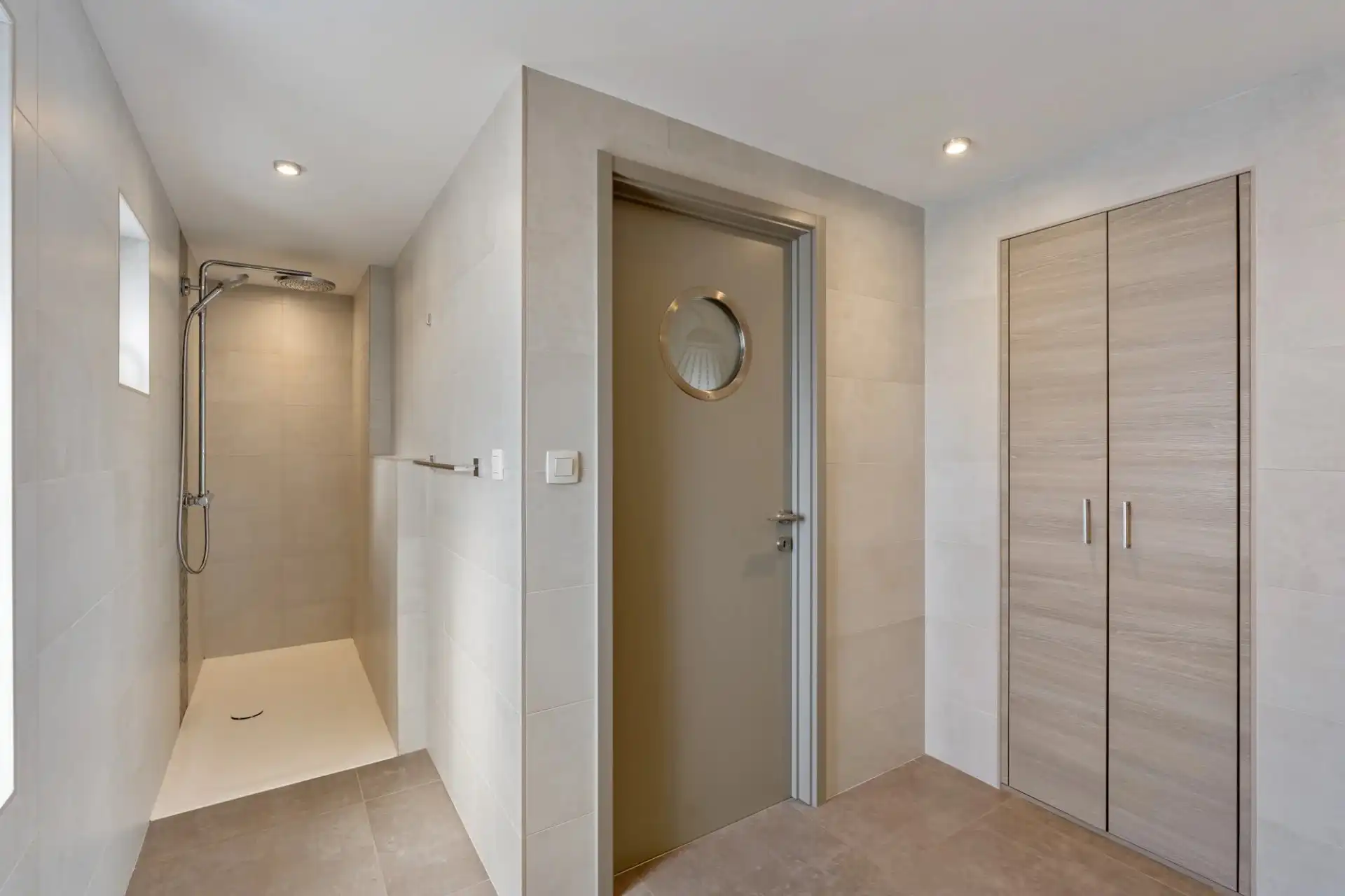 Vernieuwde woning te Helchteren foto 3