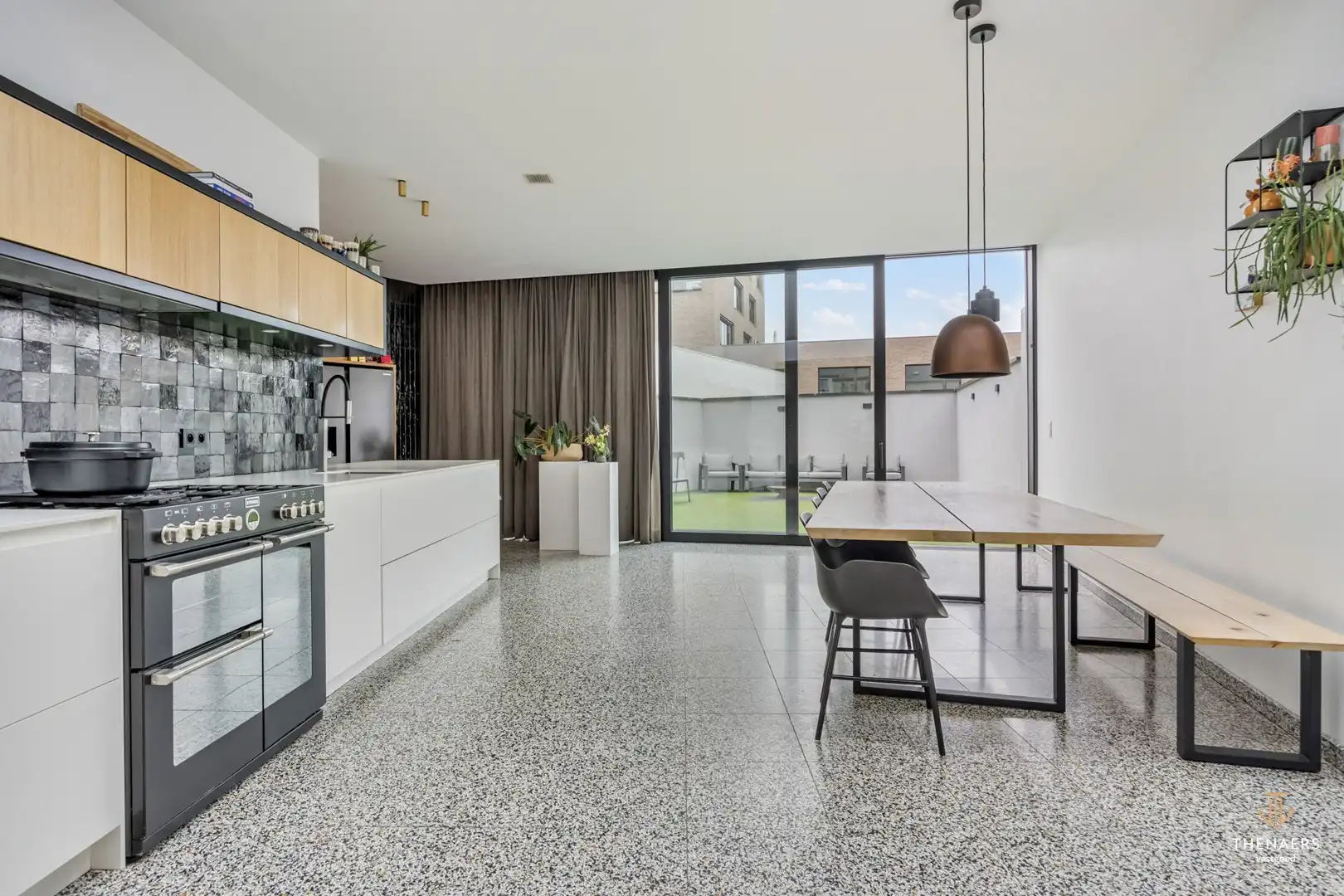 Stijlvol gerenoveerde karakterwoning nabij het centrum van Sint-Truiden. foto 8