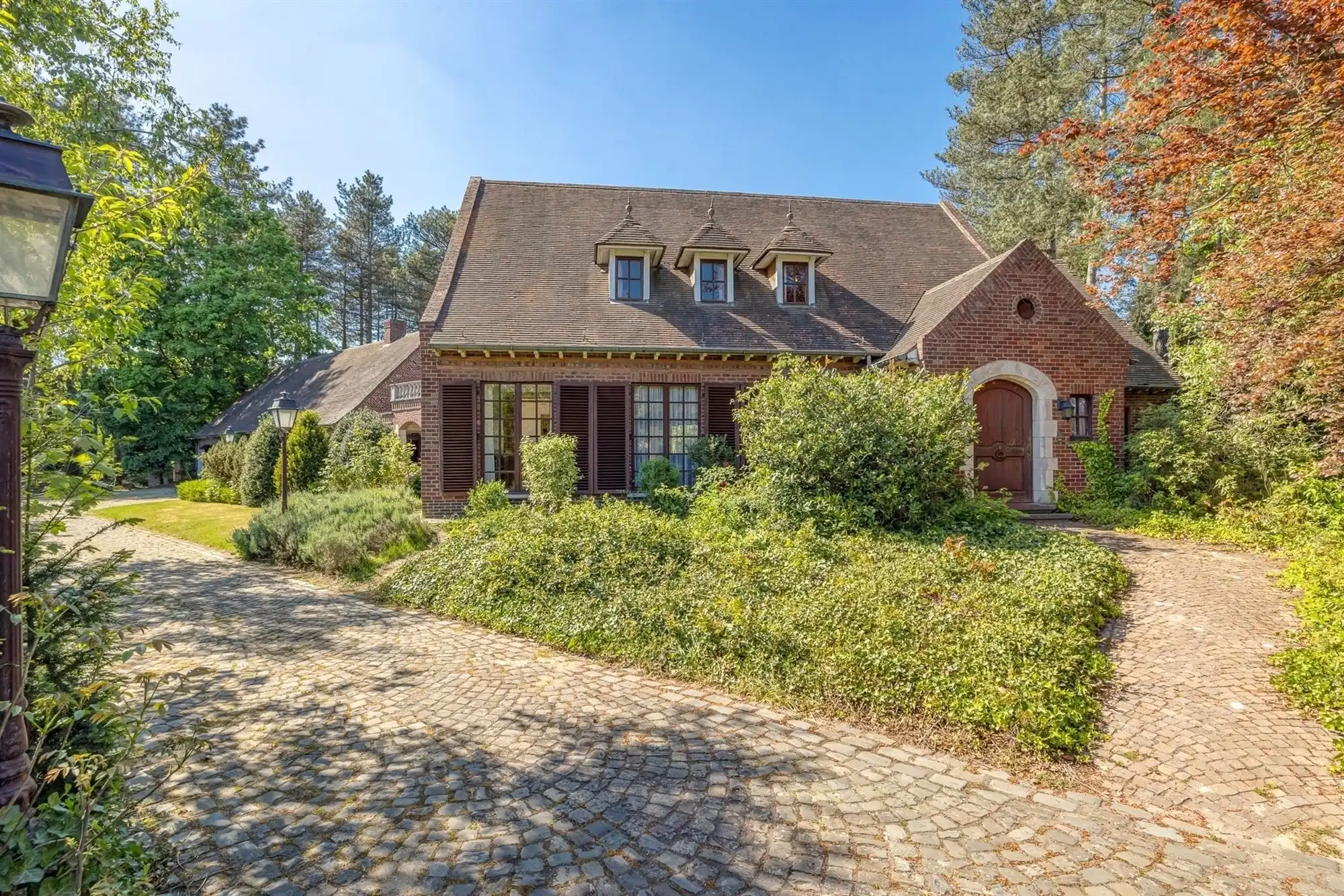 Villa met bijgebouwen op prachtig perceel foto 22