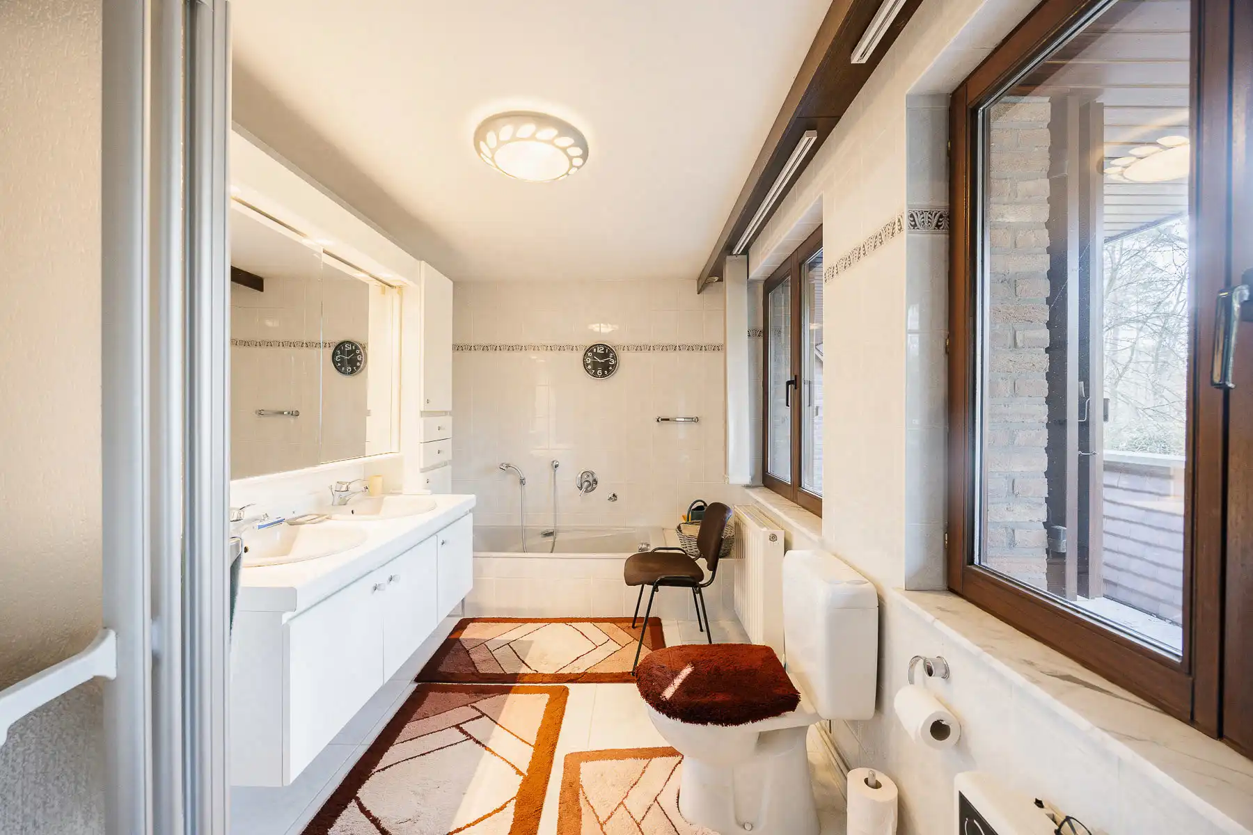 Zéér ruime villa op 3.014m² omgeven door groen foto 26