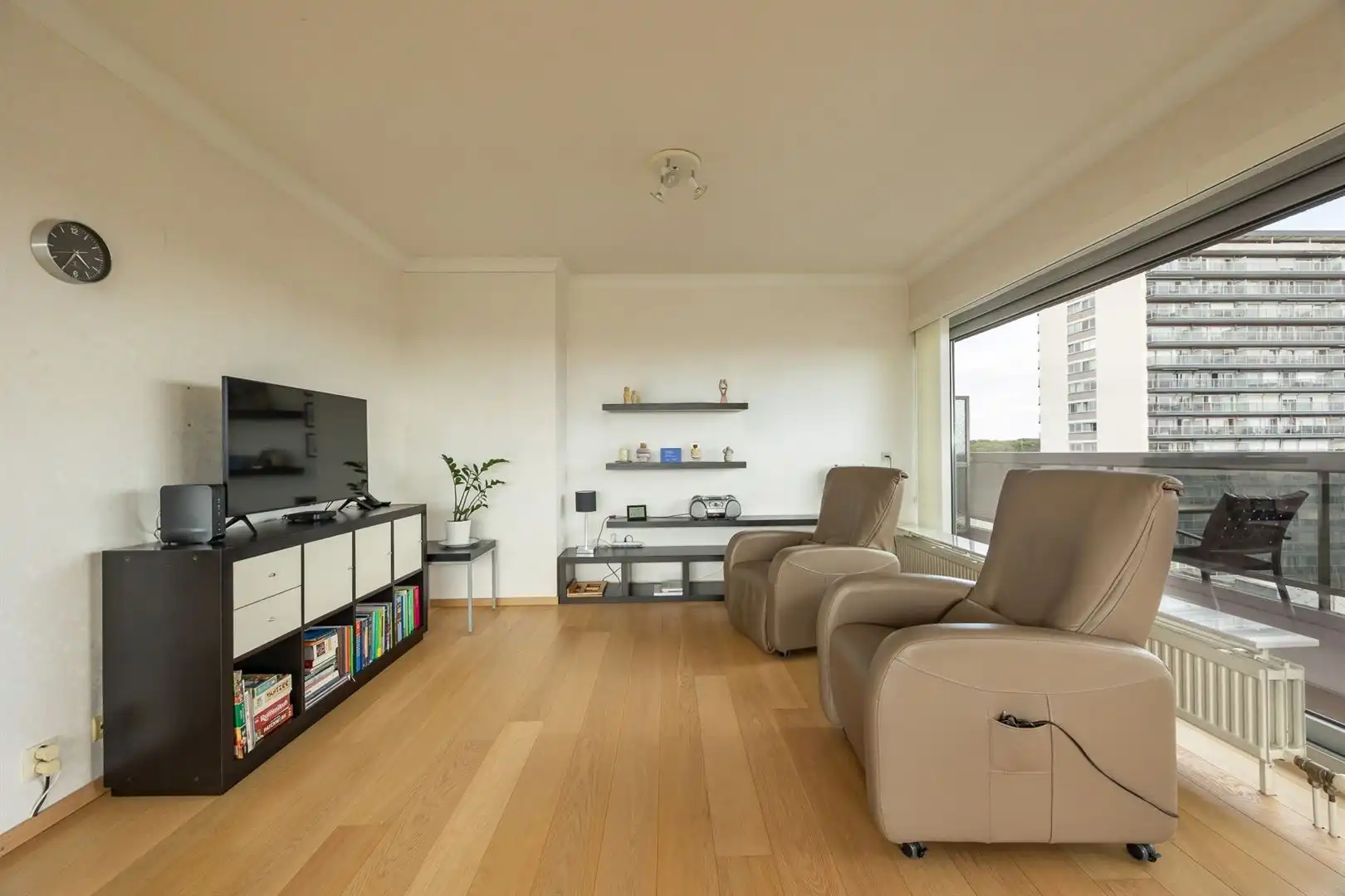 Panoramisch hoekappartement met 2 slaapkamers en xl-garage  foto 6