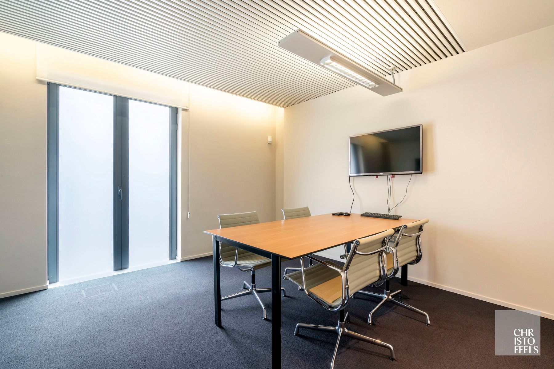 TE HUUR - Kantoorruimte (209m²) op toplocatie in Lanaken!  foto 11