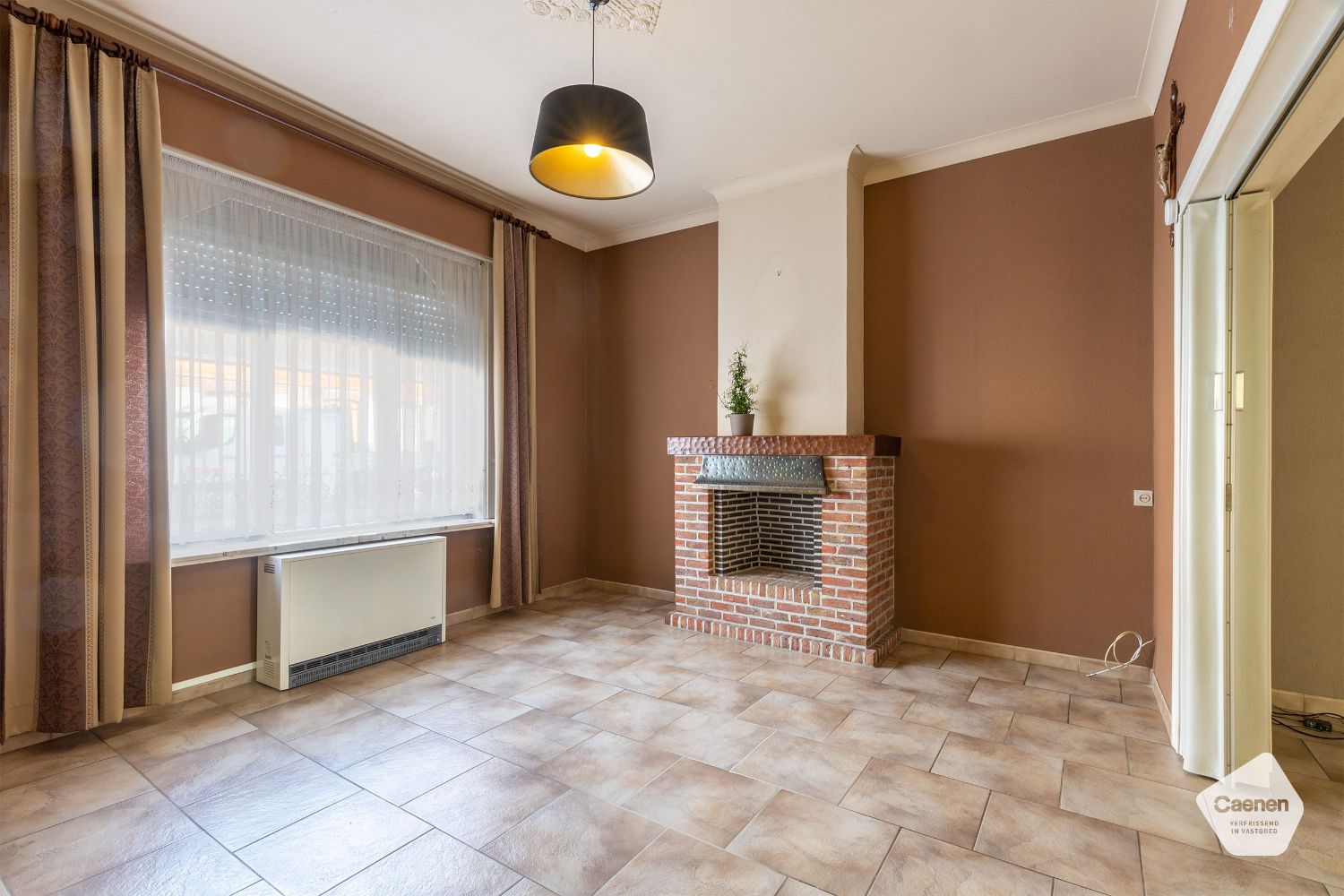 OP TE FRISSEN GOED ONDERHOUDEN WONING in het hartje van Ruddervoorde met 4 SLAAPKAMERS en PRACHTIGE TUIN! foto 4