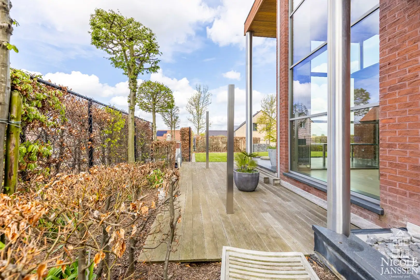 Zeer moderne en luchtige woning met twee slaapkamers gelegen op een rustige locatie foto 41