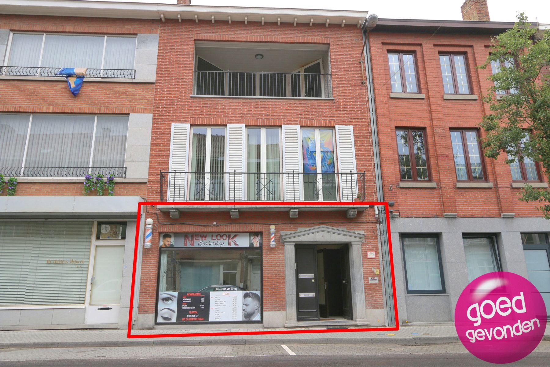 Handel 220 m² + kelder + drukke ligging + optie parking foto {{pictureIndex}}