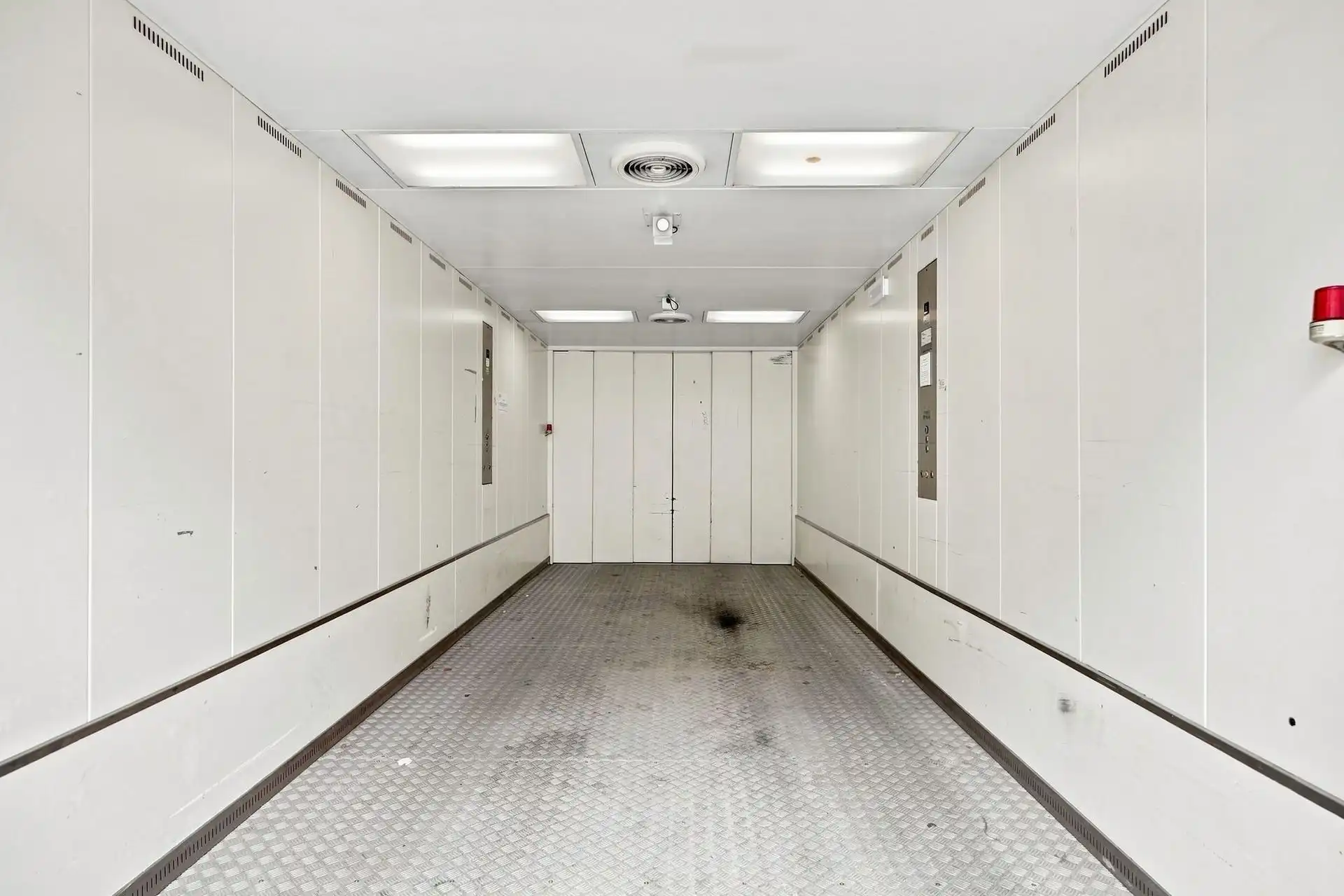 GESLOTEN GARAGE / JACHTHAVEN - CENTRUM foto 7